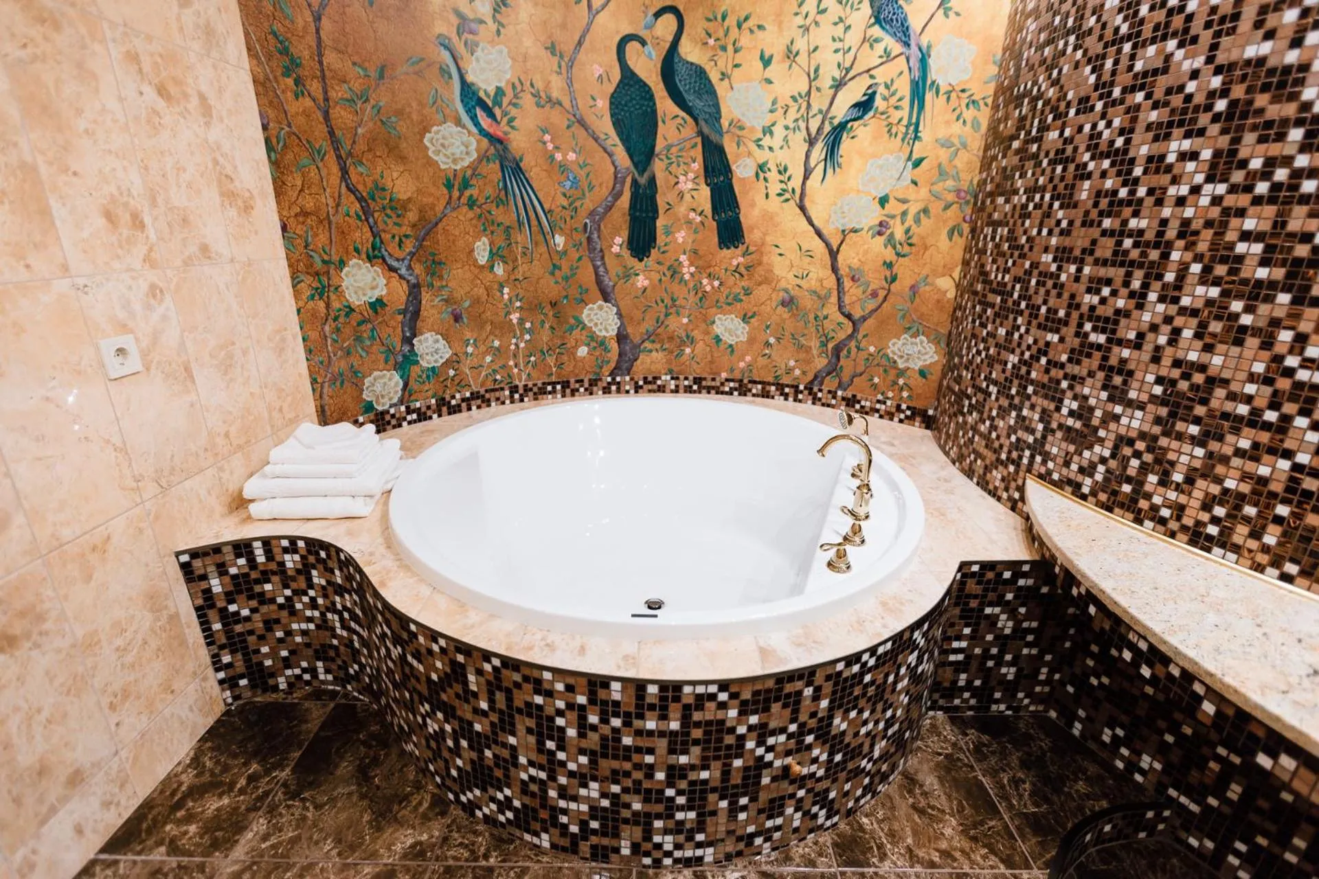 Bathroom in Khan-Chinar Hotel