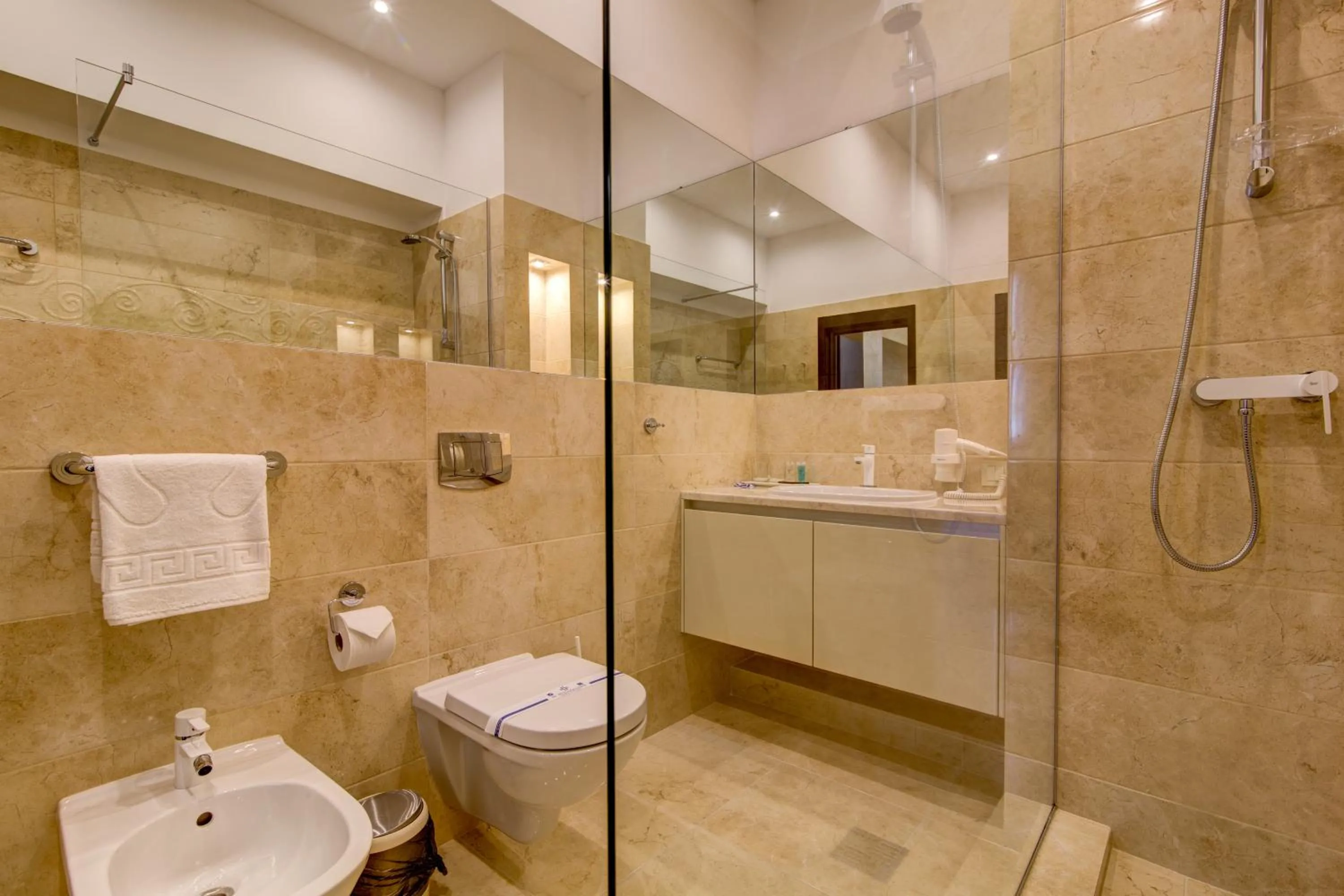 Shower in Khan-Chinar Hotel