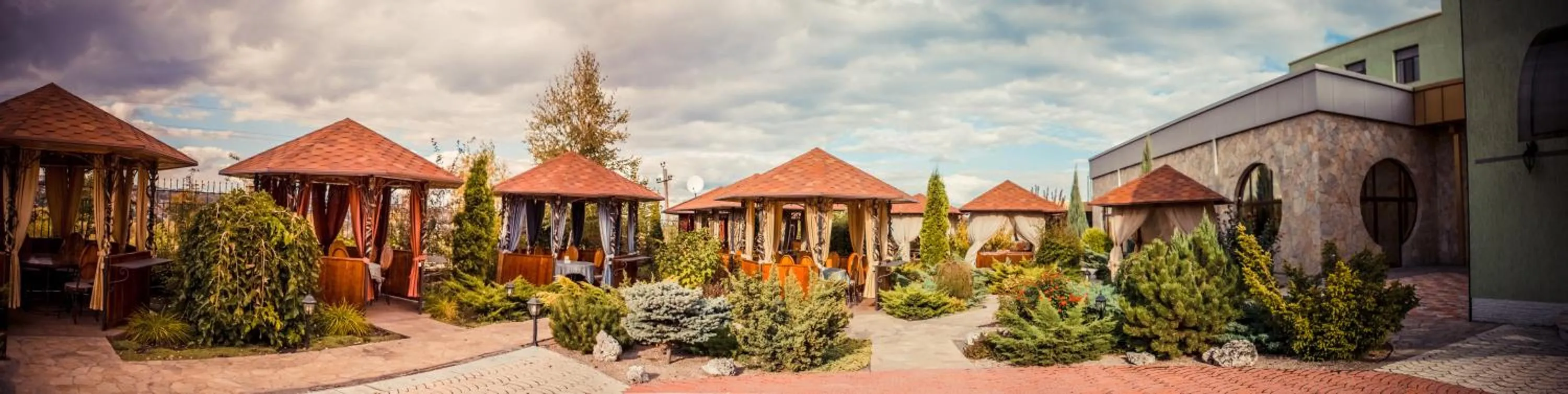 Garden in Khan-Chinar Hotel