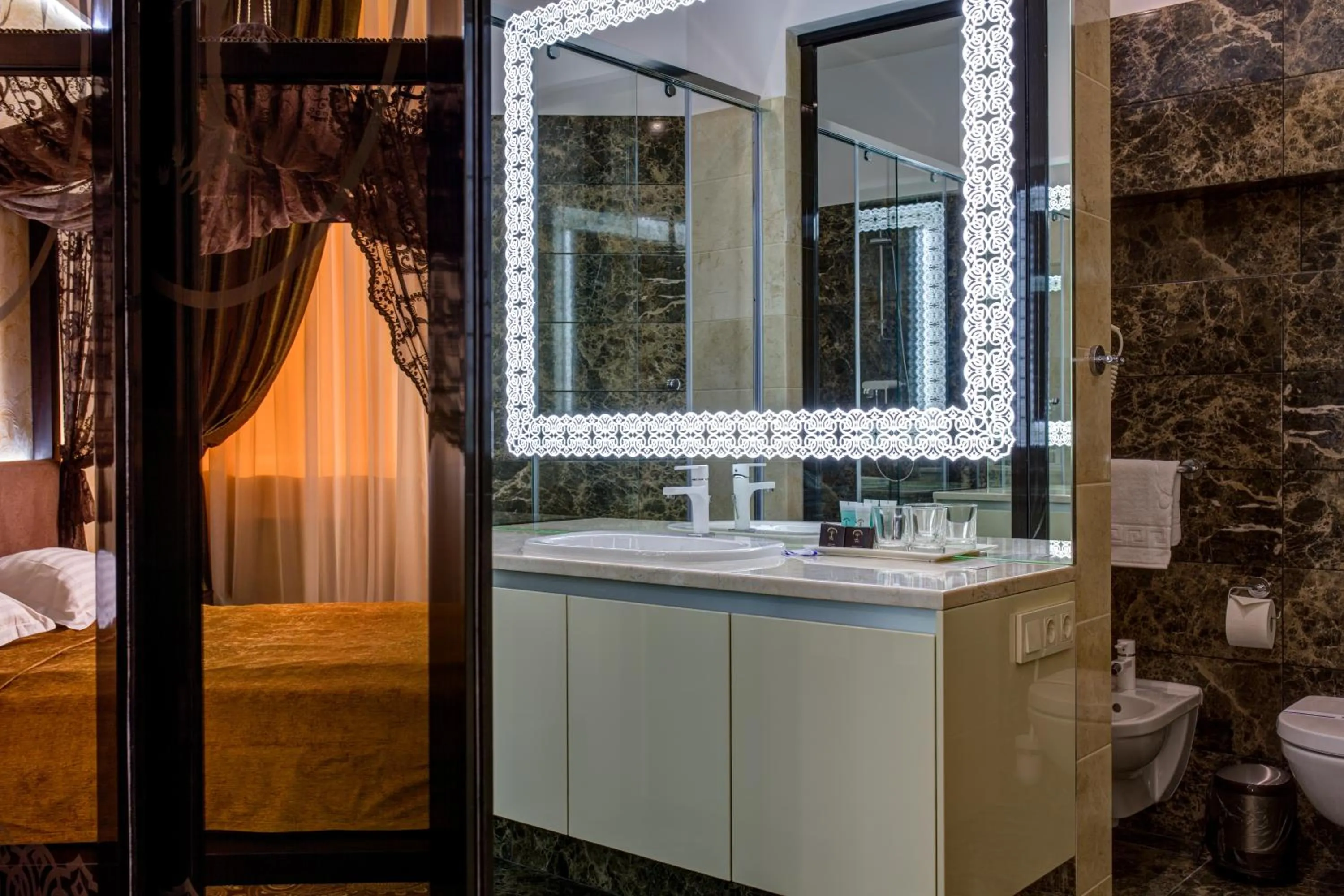 Shower in Khan-Chinar Hotel