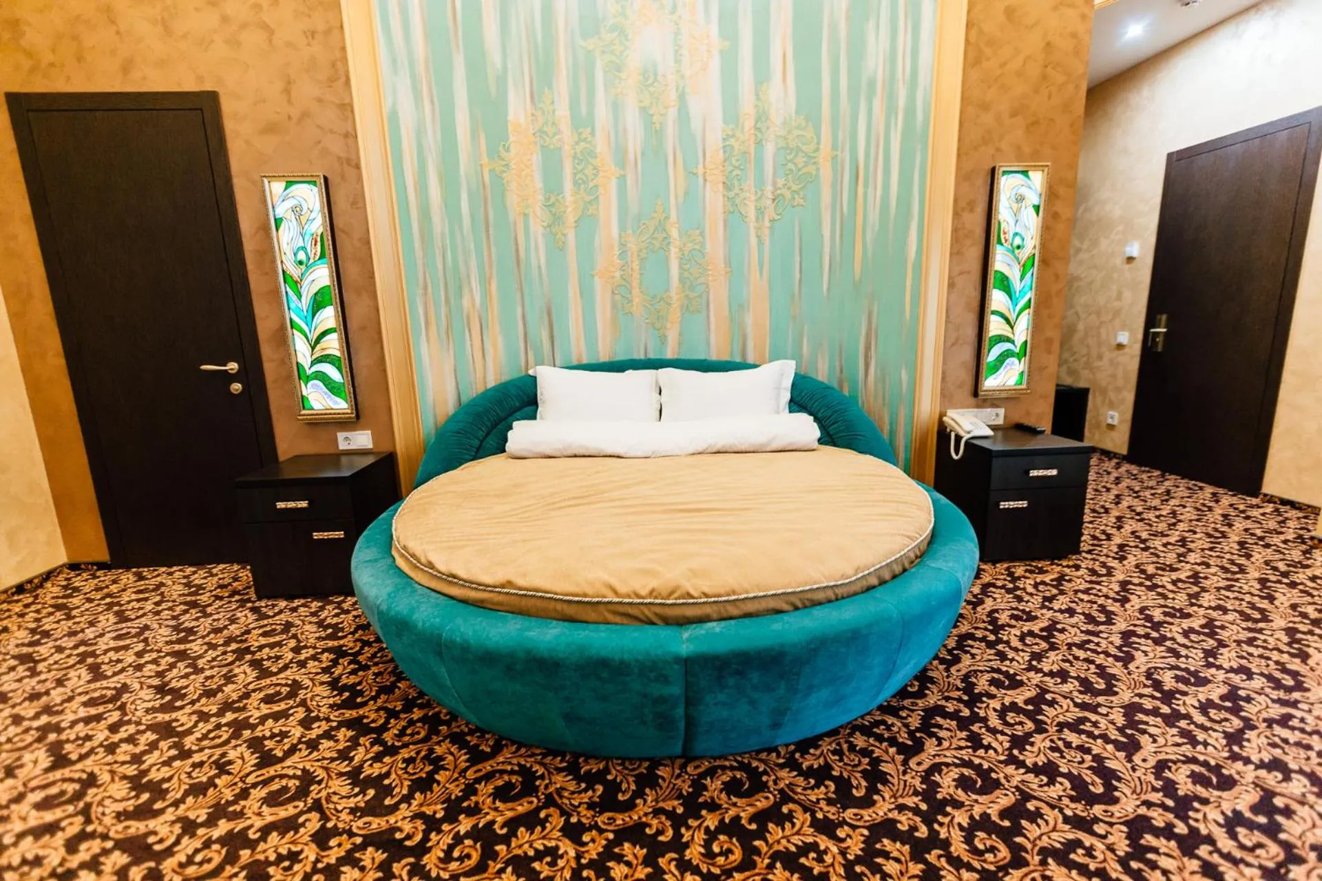 Bed in Khan-Chinar Hotel