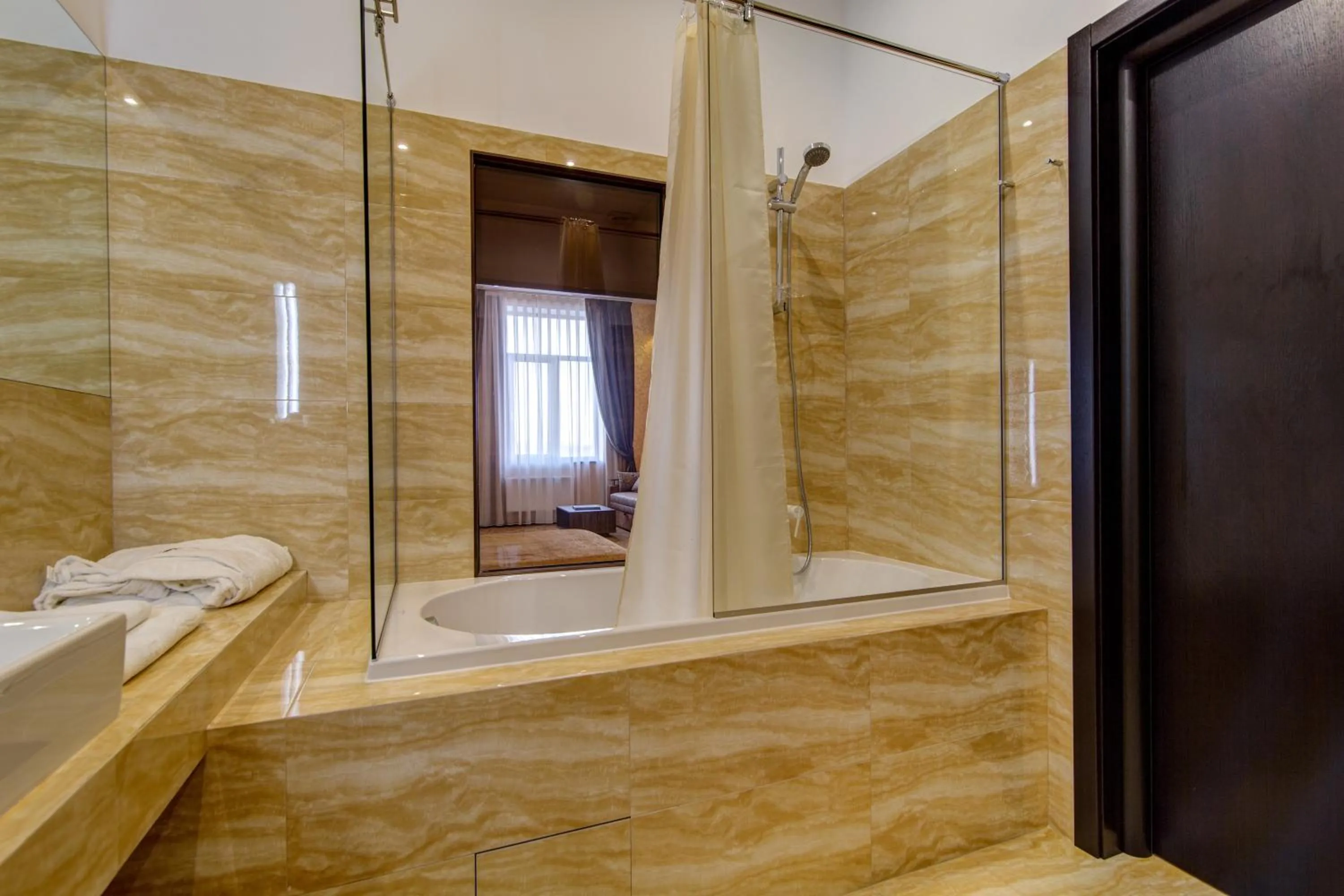 Bathroom in Khan-Chinar Hotel