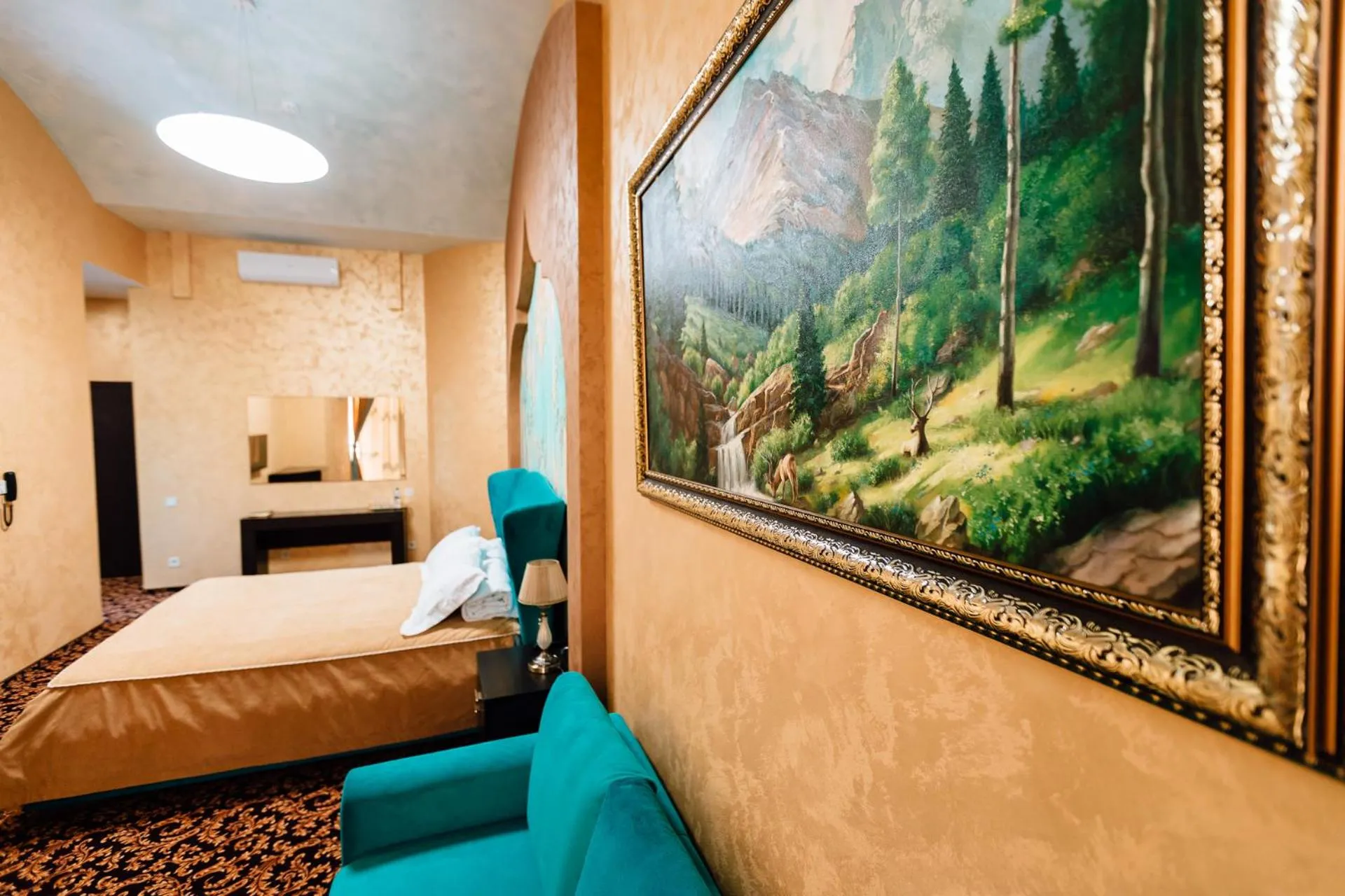 Bed in Khan-Chinar Hotel