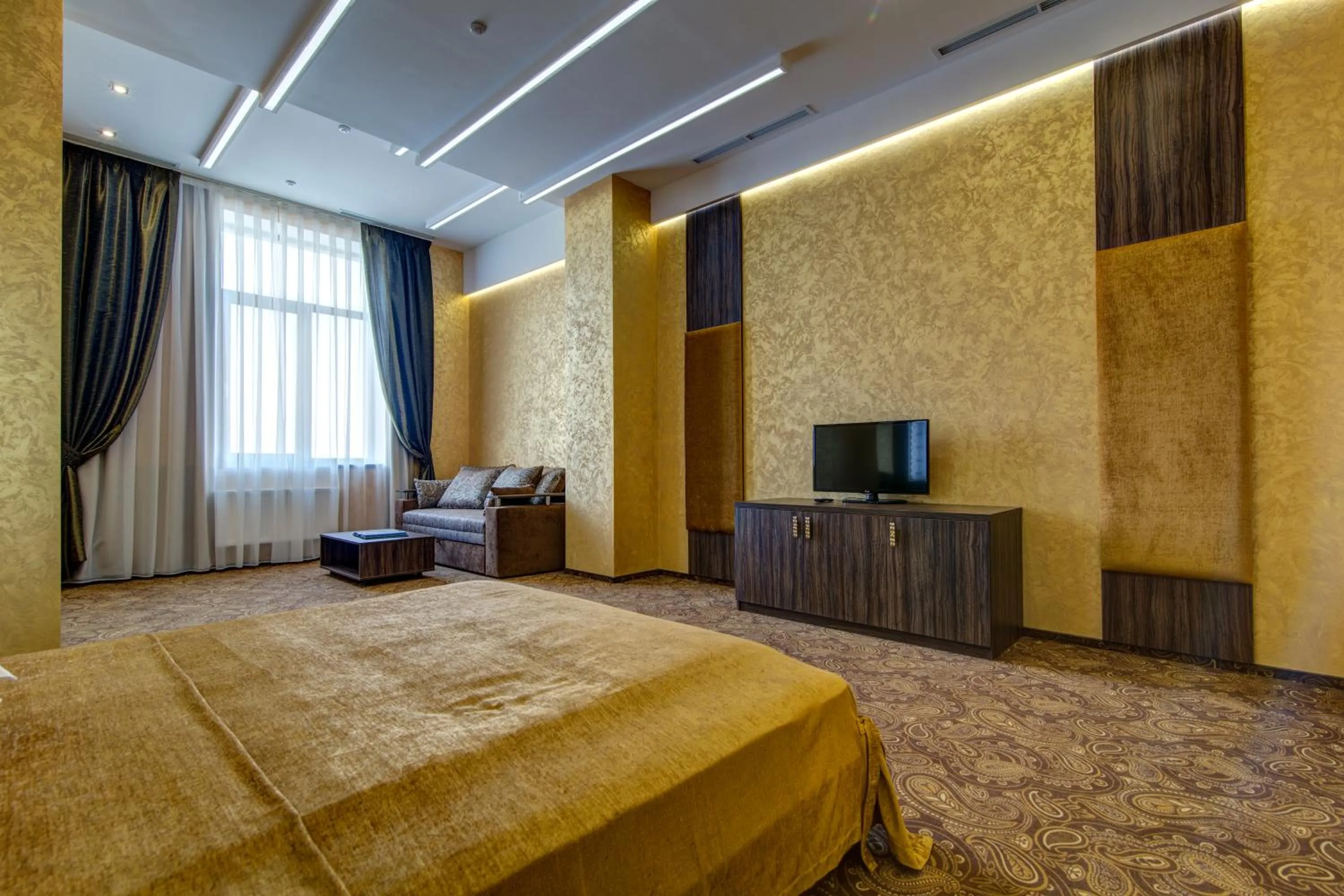 TV and multimedia, Bed in Khan-Chinar Hotel