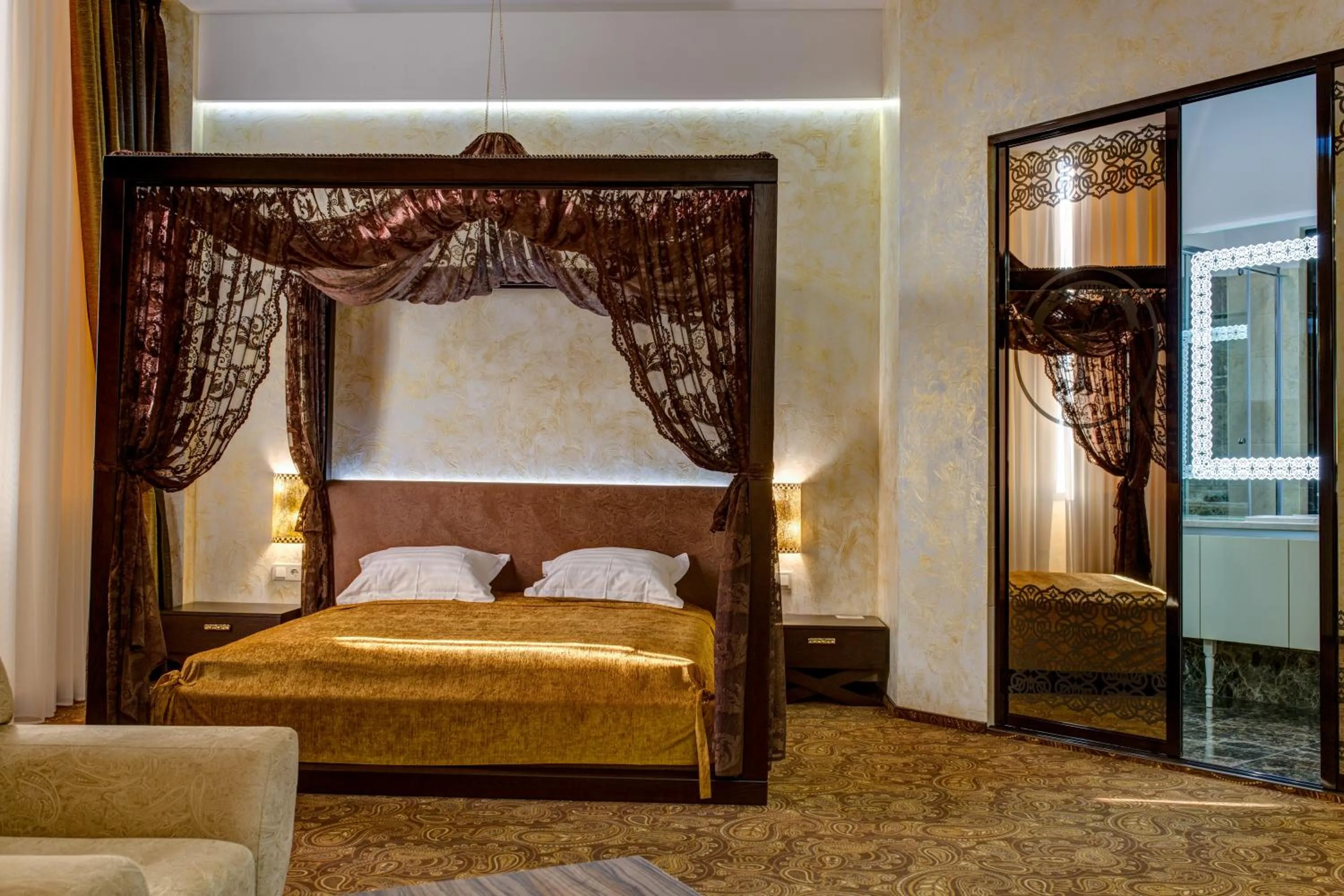 Bed in Khan-Chinar Hotel