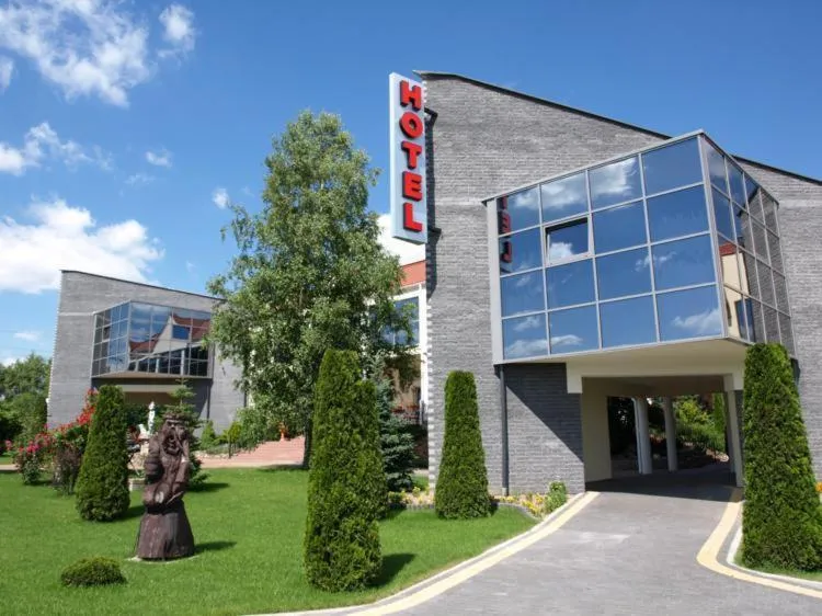 Facade/entrance in Hotel Kamiza