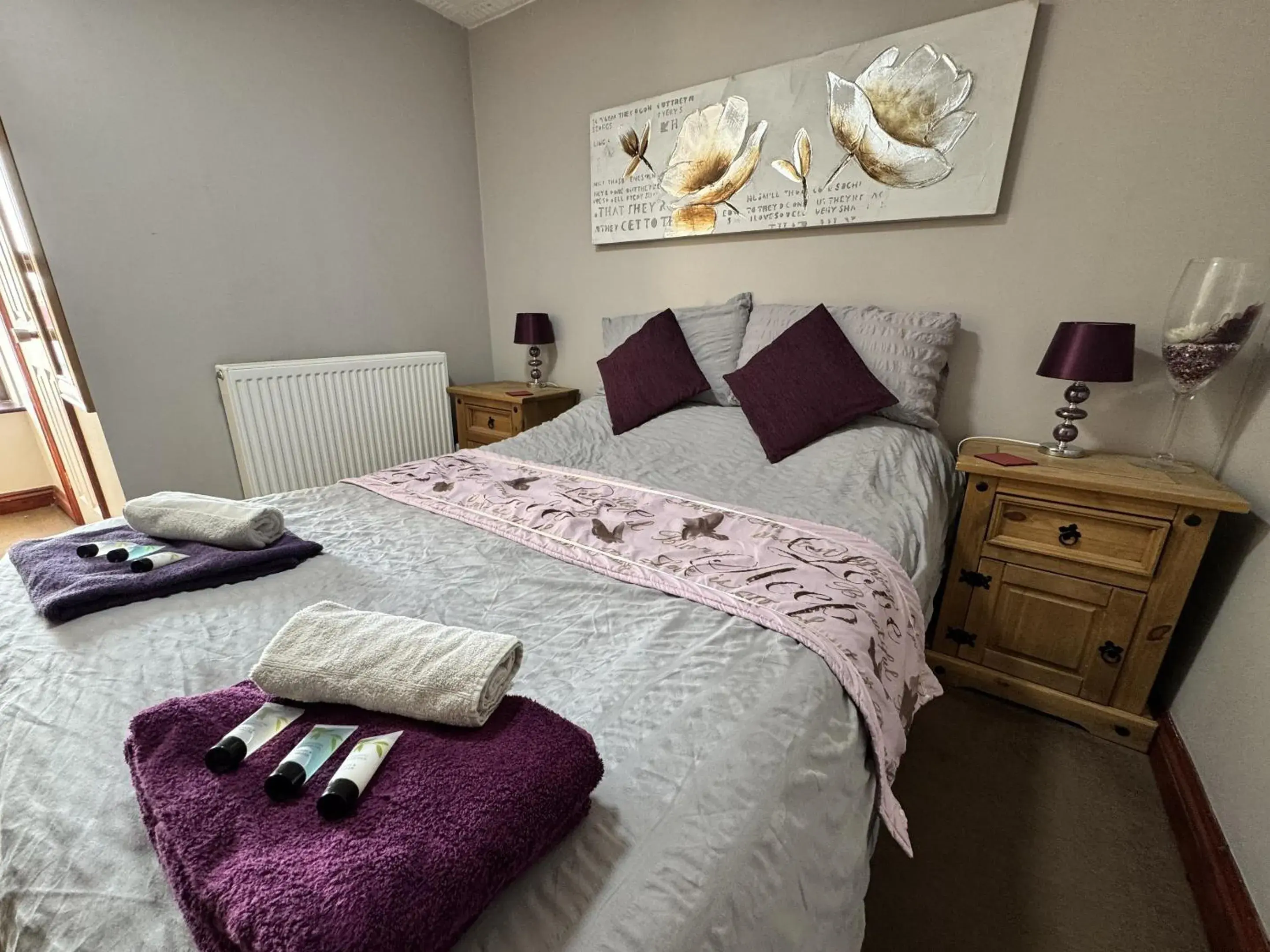 Bedroom, Bed in The Kings Head inn Bedroom, Bed in The Kings Head inn