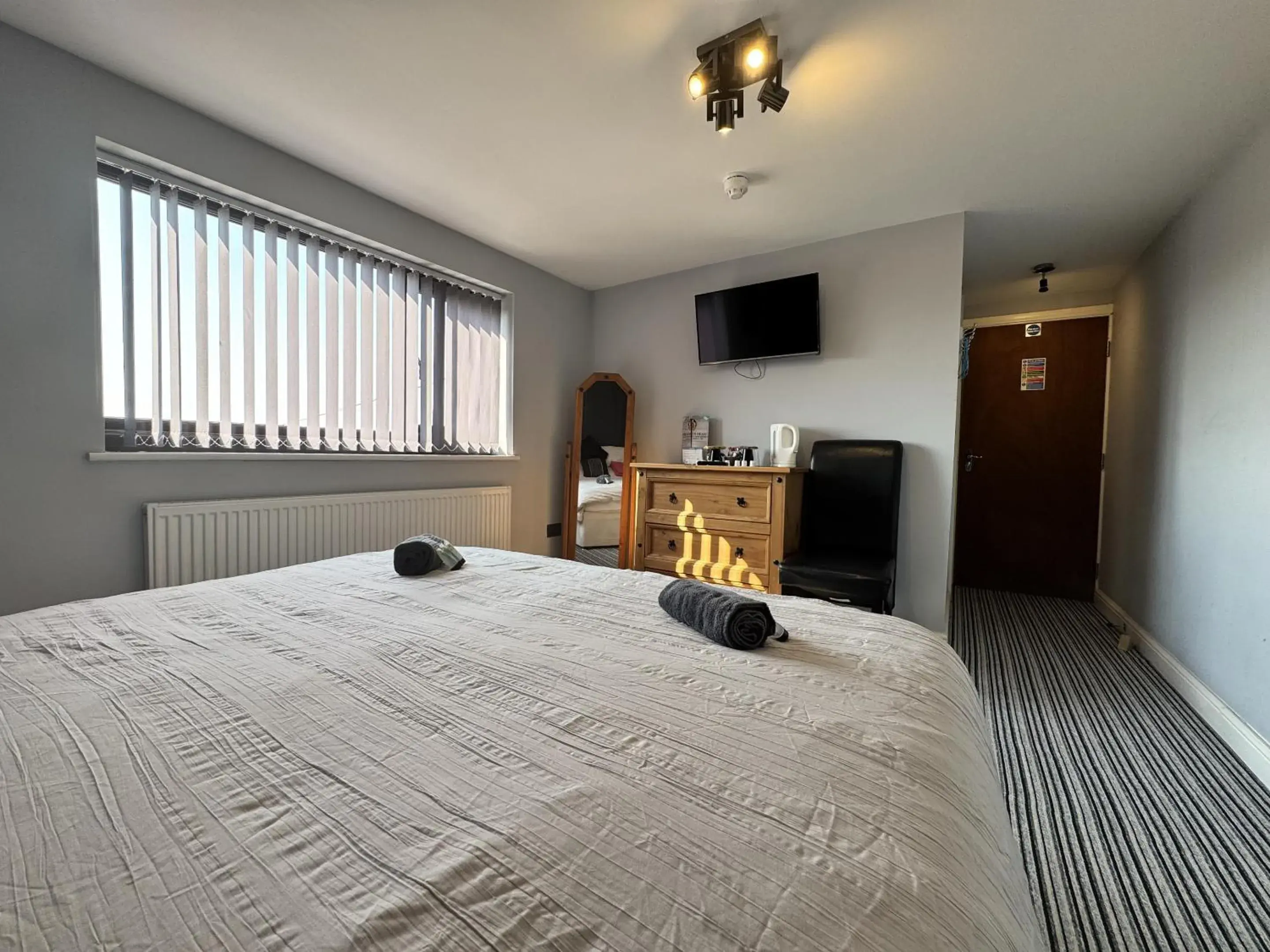 Bedroom, Bed in The Kings Head inn Bedroom, Bed in The Kings Head inn