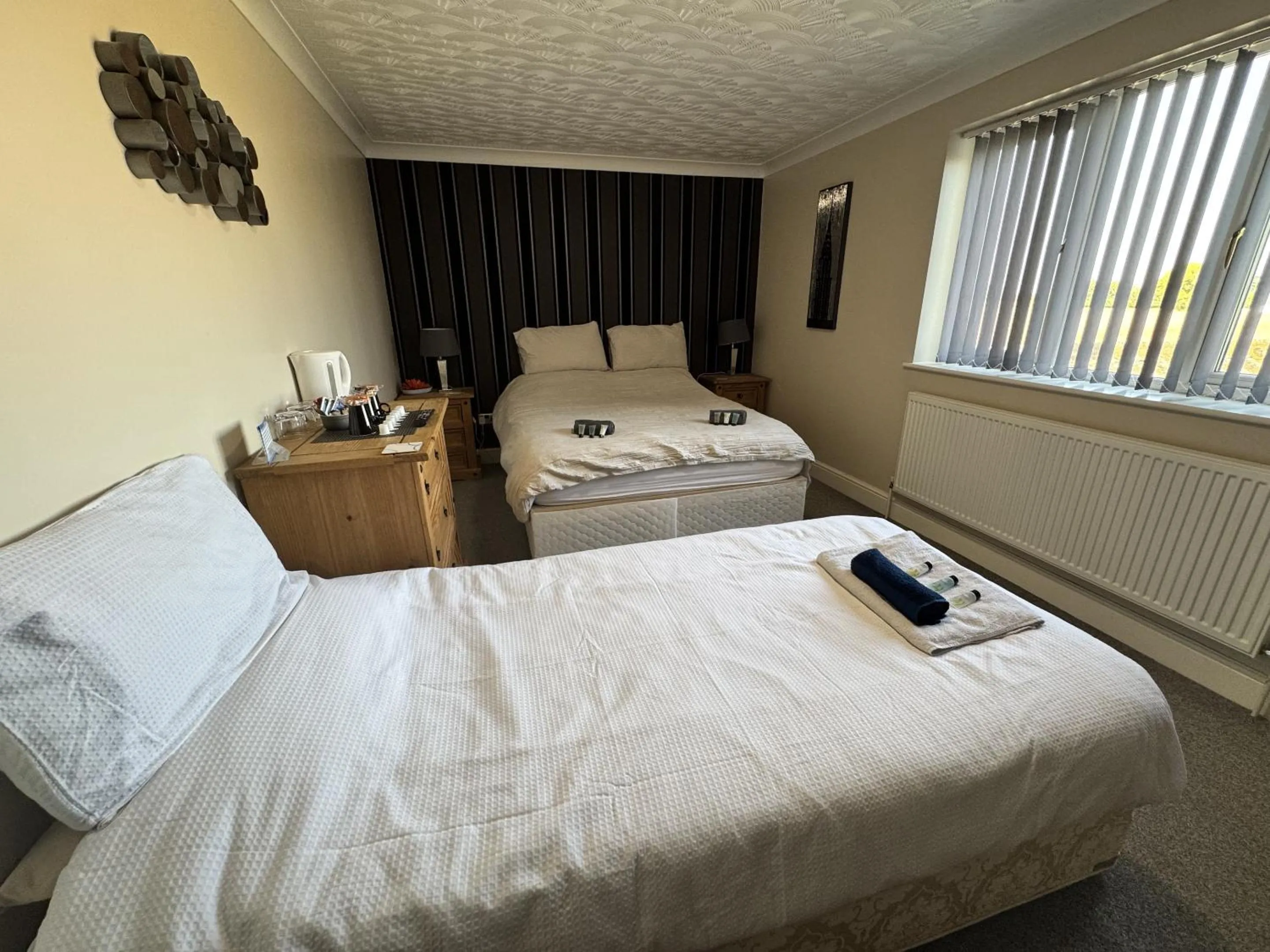 Bedroom, Bed in The Kings Head inn