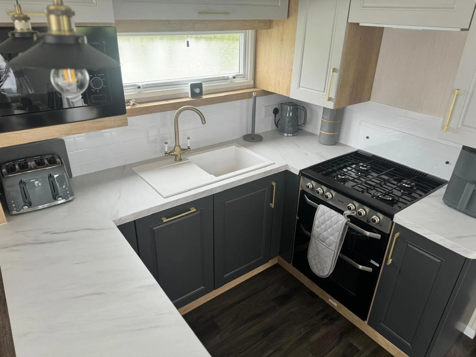 Bedroom in The Kings Head inn