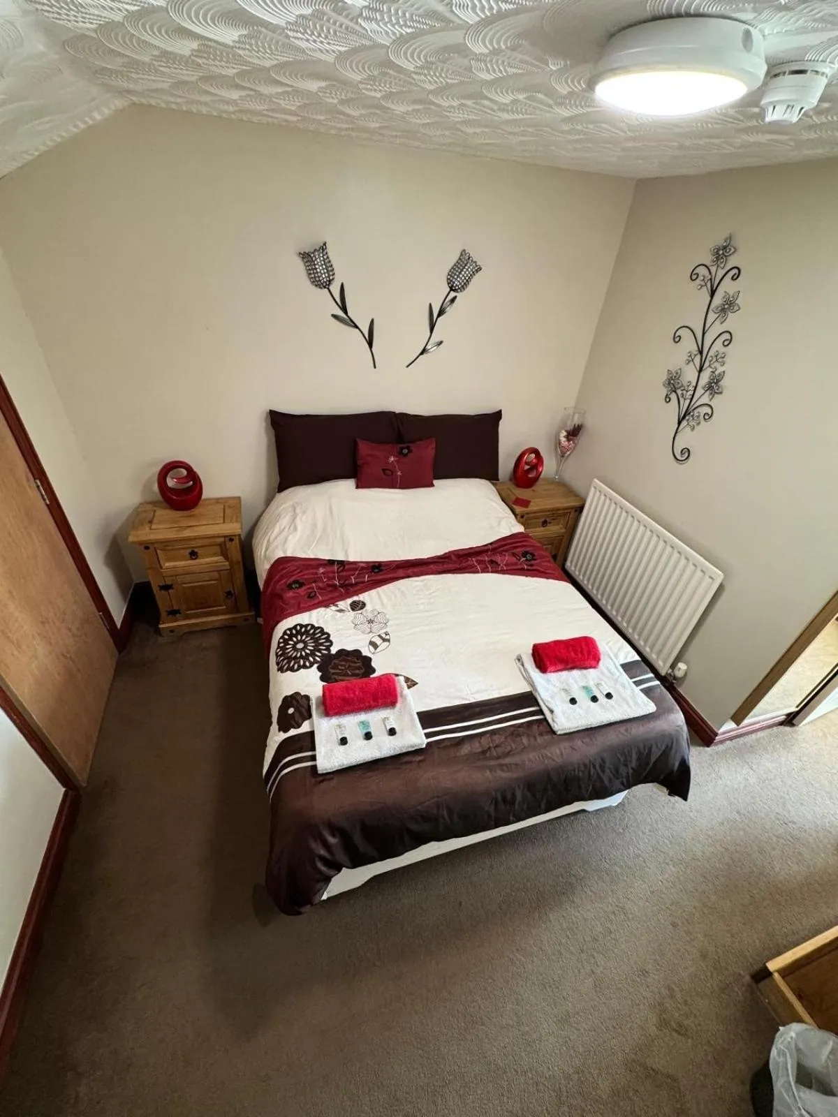 Bedroom, Bed in The Kings Head inn