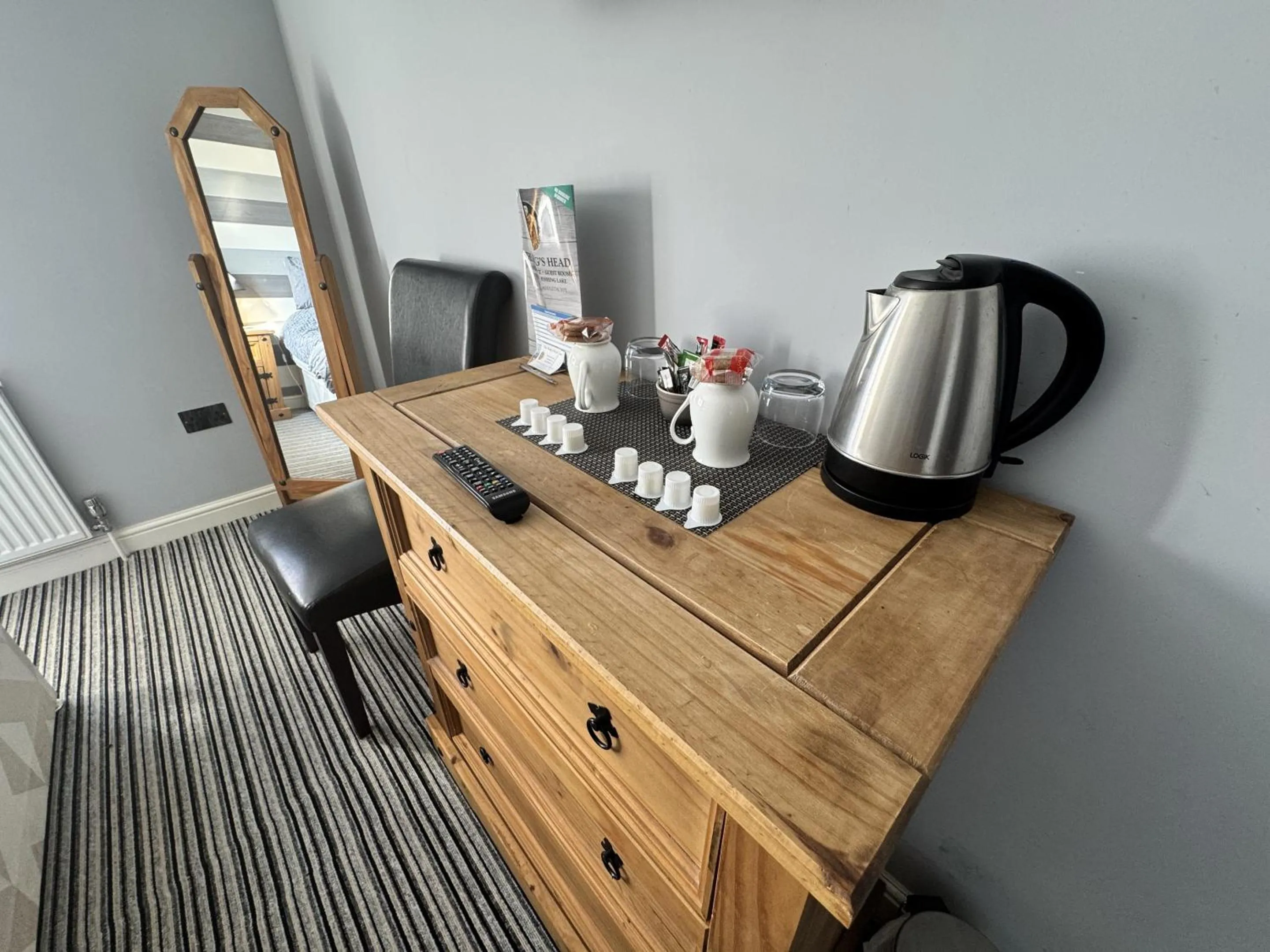 Bedroom in The Kings Head inn
