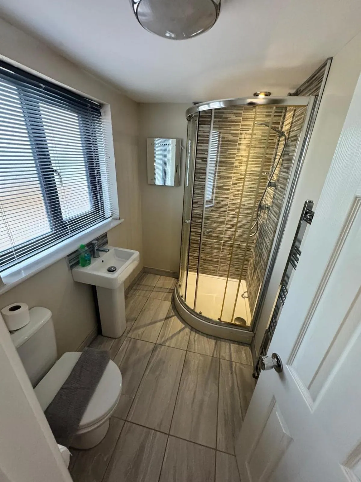 Bedroom in The Kings Head inn