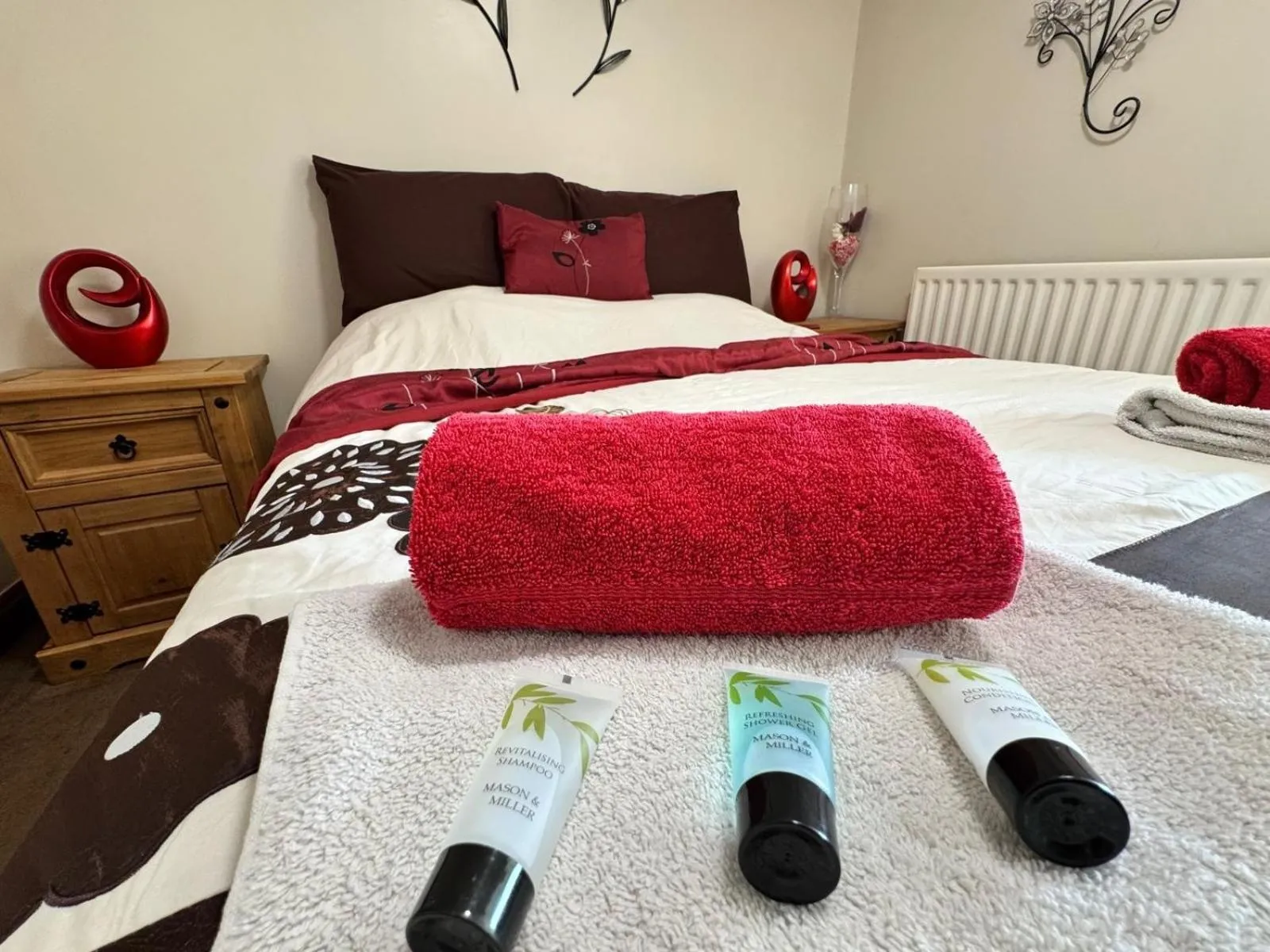 Bedroom, Bed in The Kings Head inn