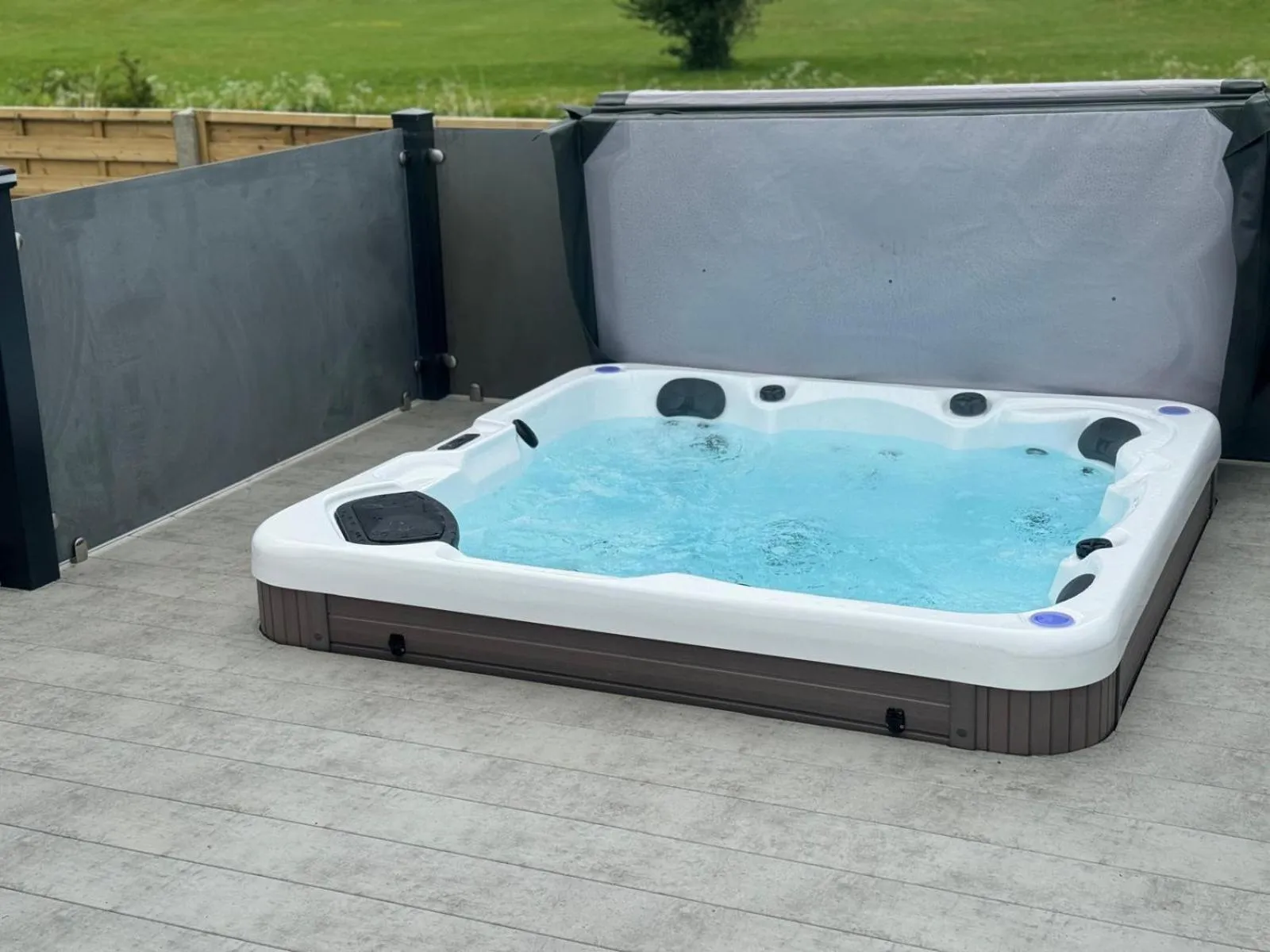 Bedroom in The Kings Head inn