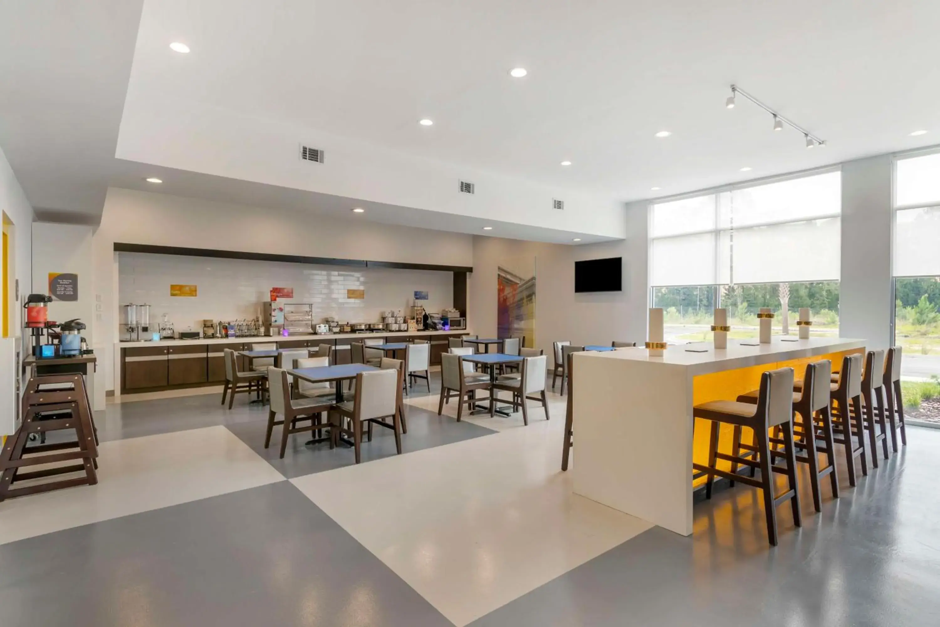 Breakfast in GLo Best Western Pooler - Savannah Airport Hotel Breakfast in GLo Best Western Pooler - Savannah Airport Hotel