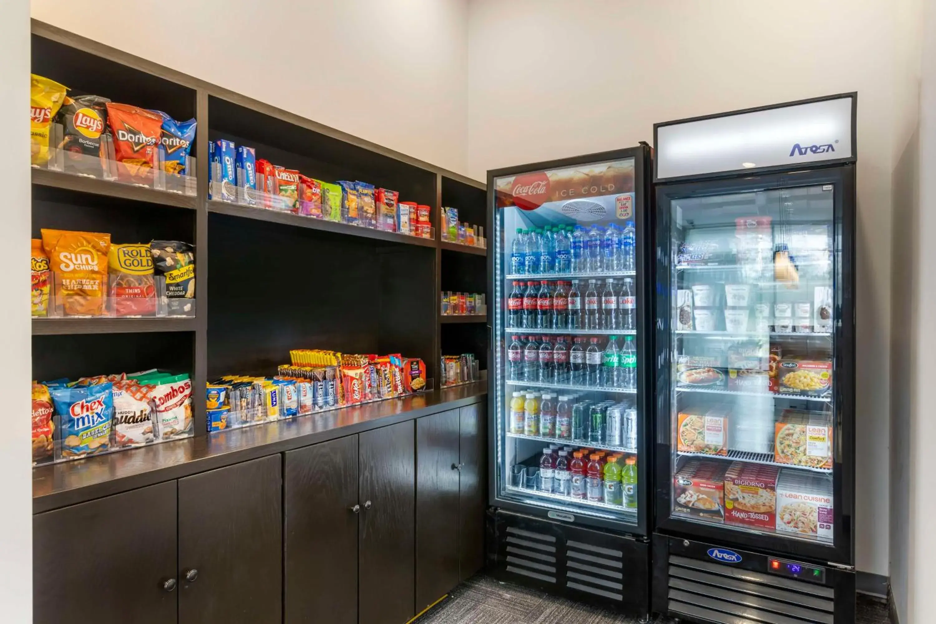 Lobby or reception in GLo Best Western Pooler - Savannah Airport Hotel Lobby or reception in GLo Best Western Pooler - Savannah Airport Hotel