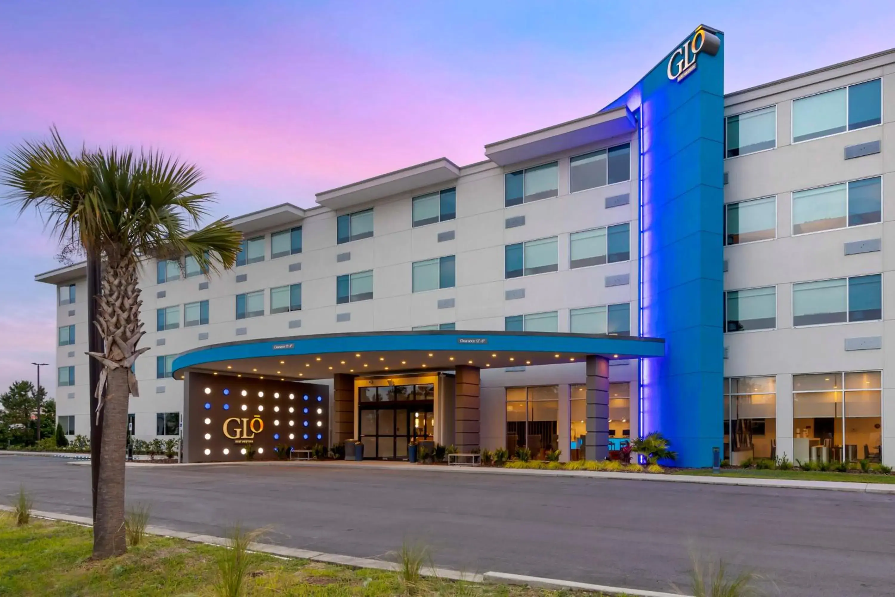Property building in GLo Best Western Pooler - Savannah Airport Hotel Property building in GLo Best Western Pooler - Savannah Airport Hotel