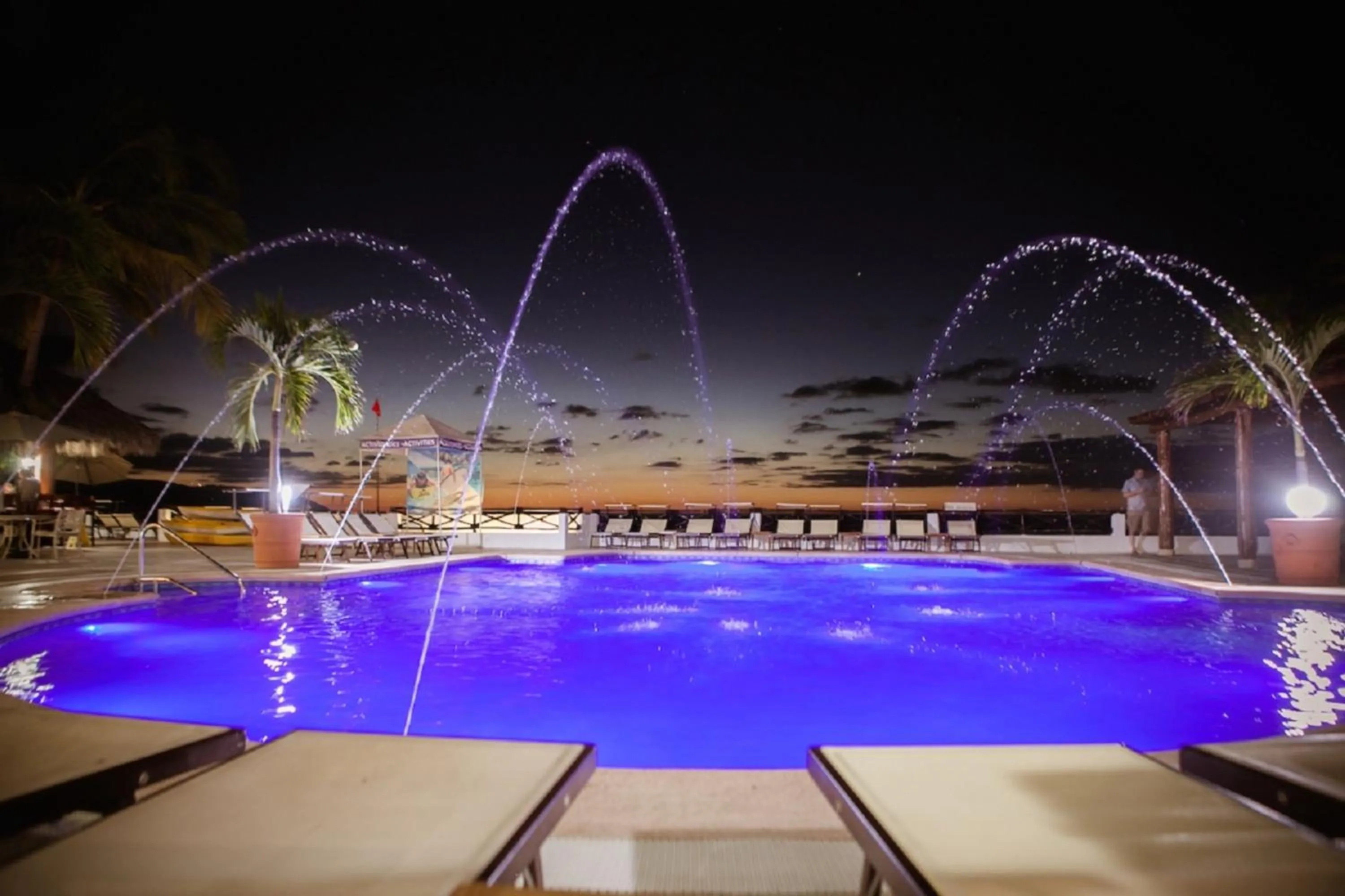 Swimming pool in Costa Sur Resort by VRHost