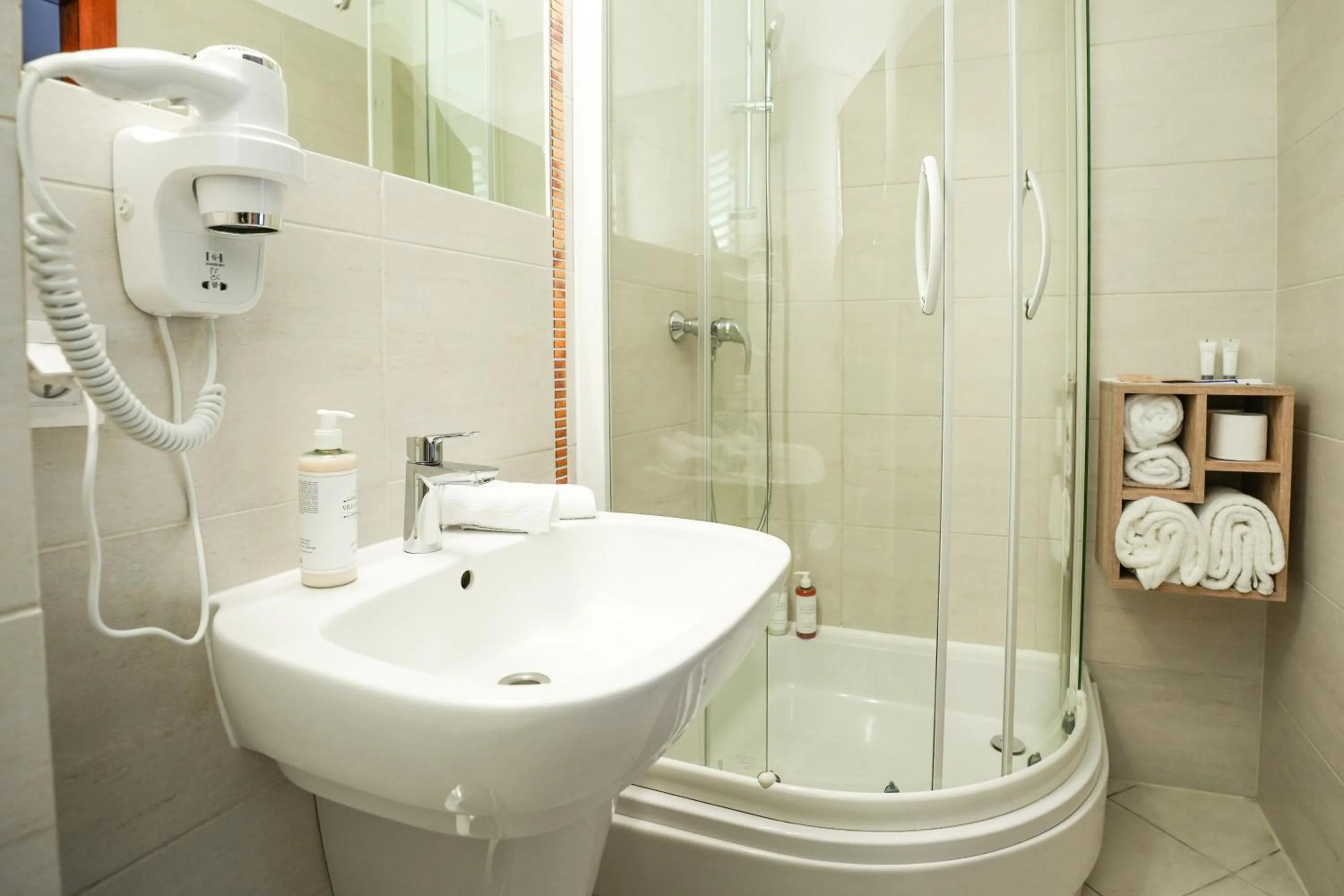 Shower in Villa Admiral