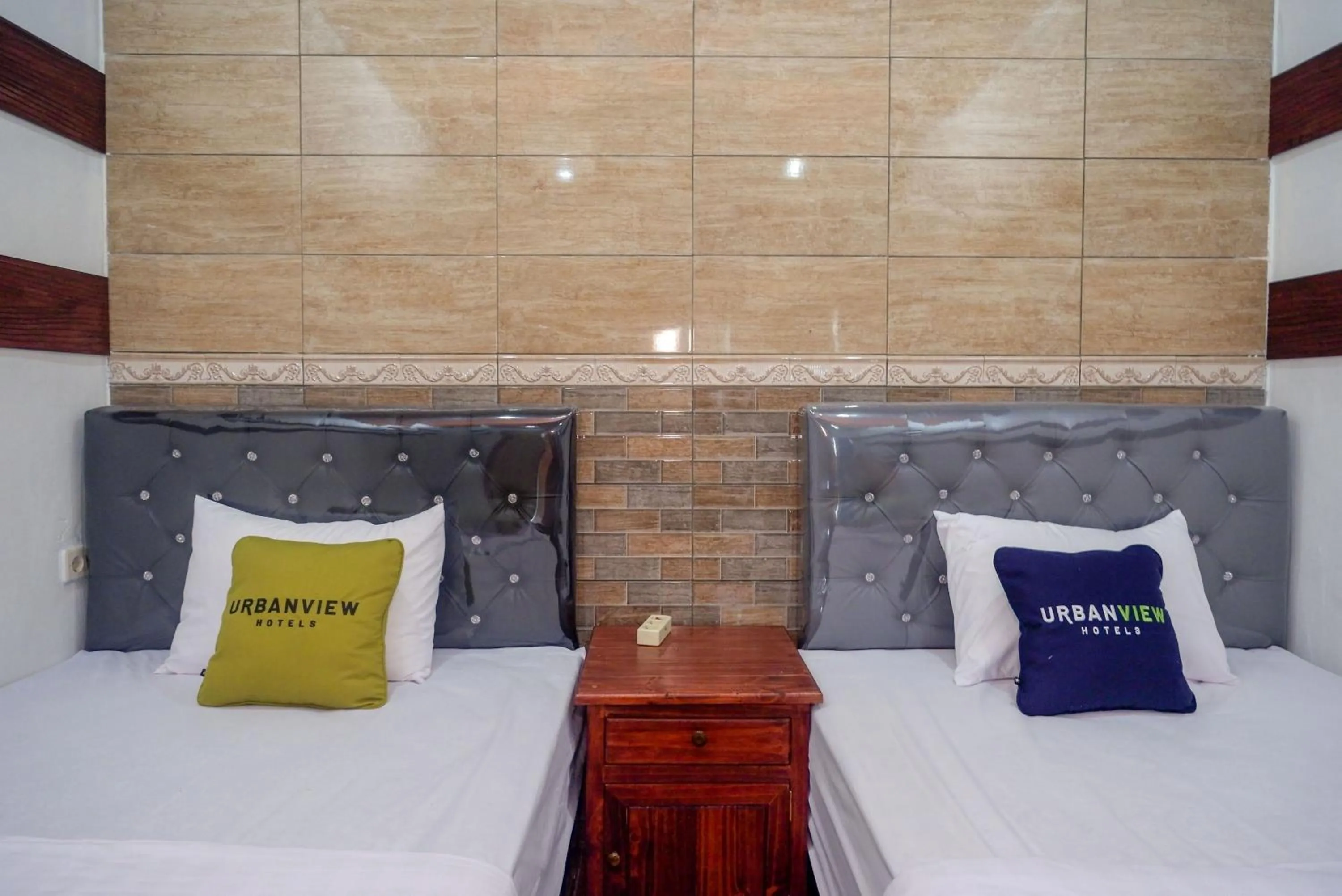 Bedroom, Bed in Urbanview Hotel Mountain Palace Kopeng