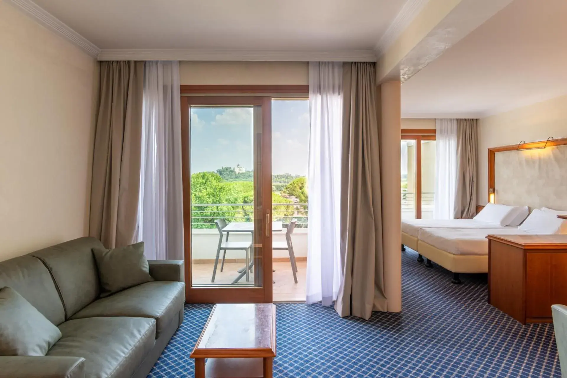 Junior Suite with Balcony and Pool Access (2 Adults) in Galzignano Resort Terme & Golf - Hotel Splendid Junior Suite with Balcony and Pool Access (2 Adults) in Galzignano Resort Terme & Golf - Hotel Splendid