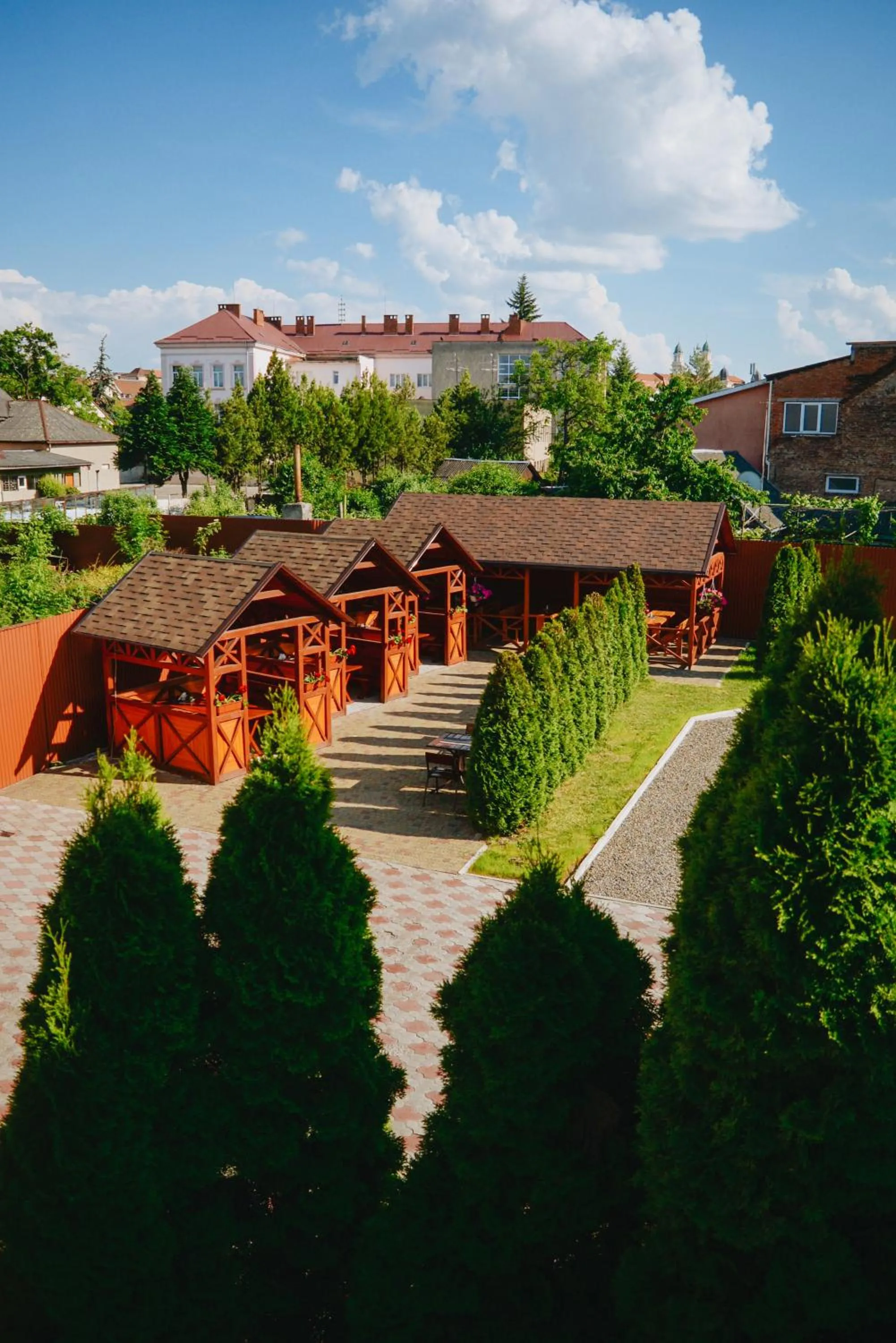 Restaurant/places to eat in U Anity