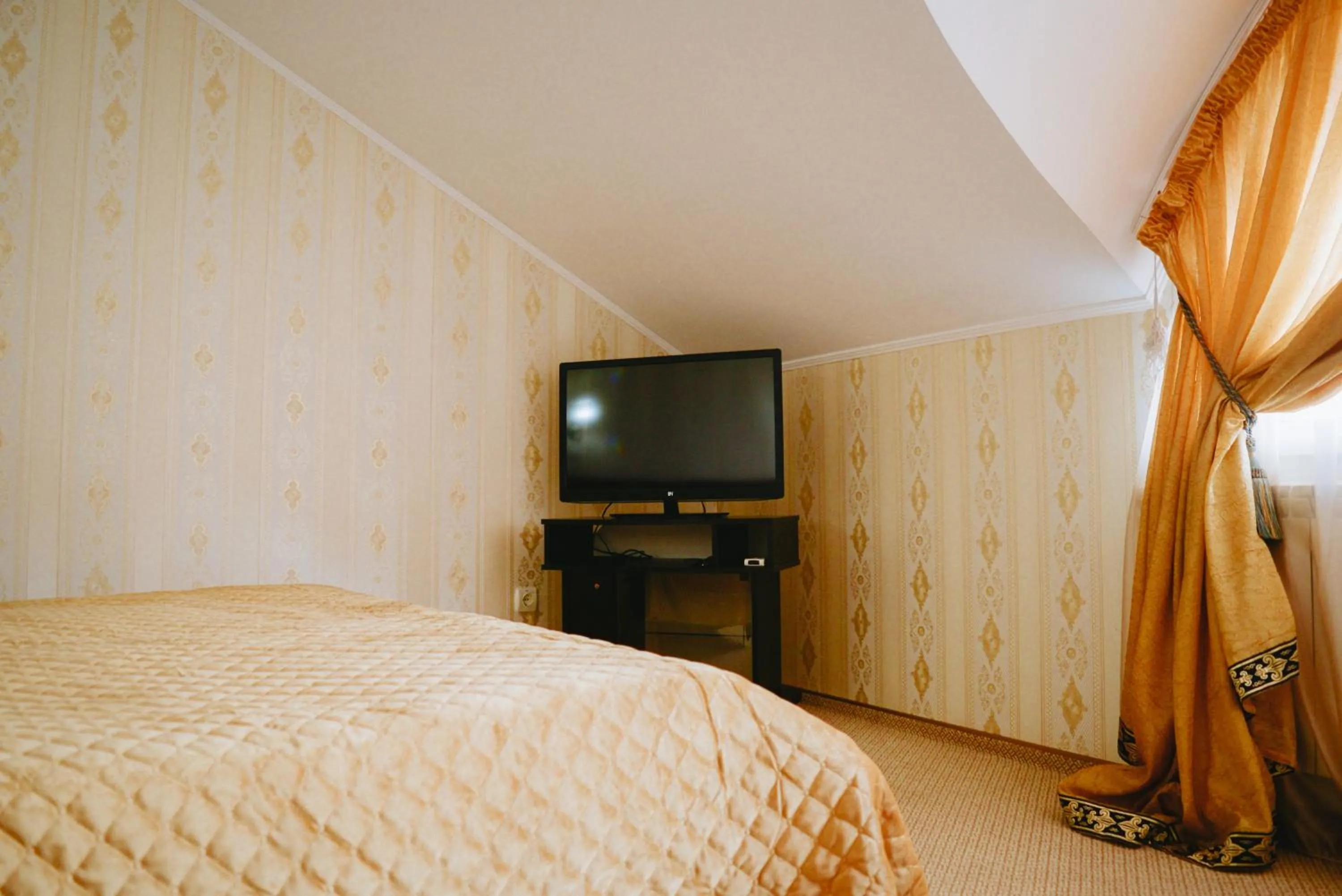 Bedroom, Bed in U Anity