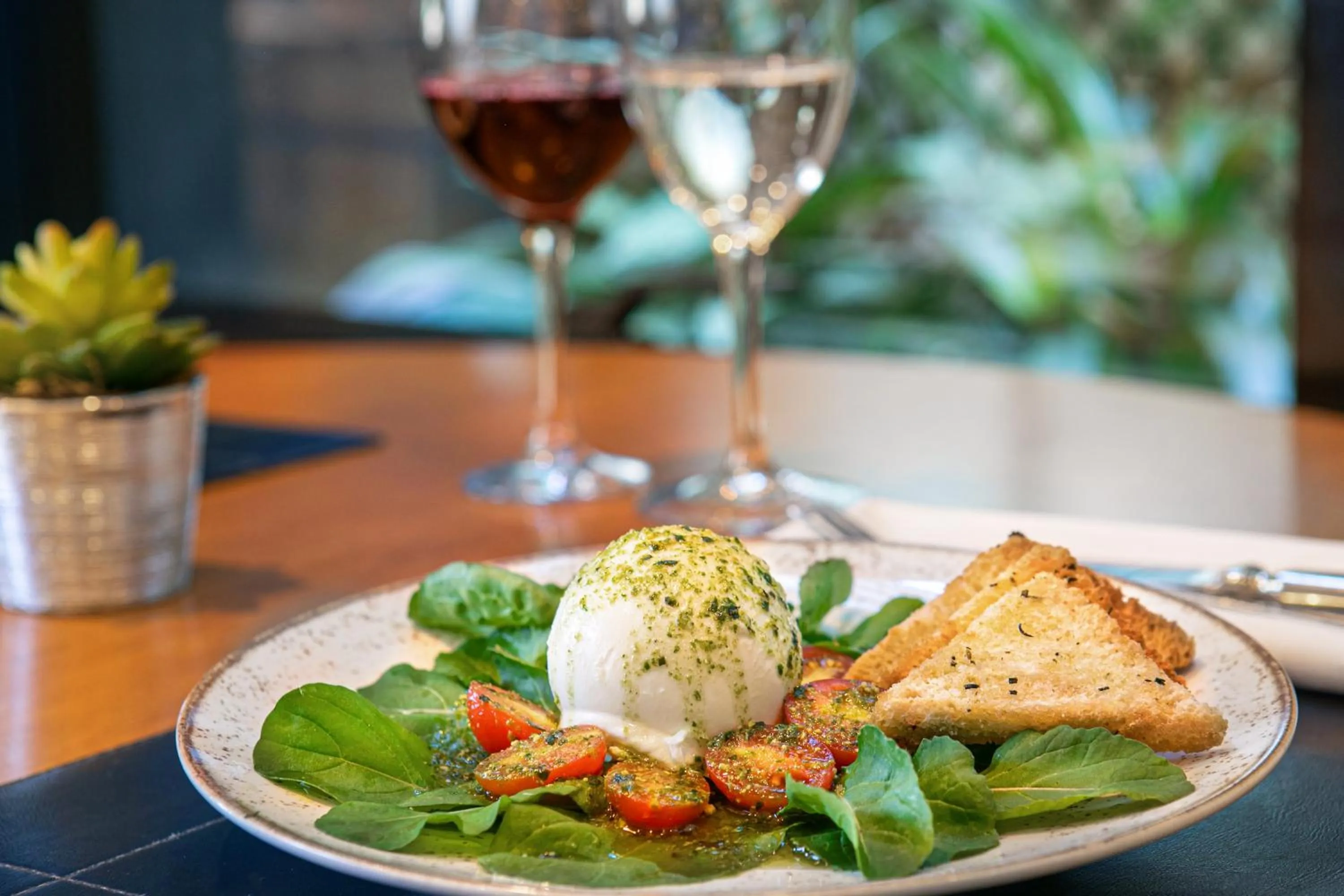 Restaurant/places to eat in Meliá Paulista