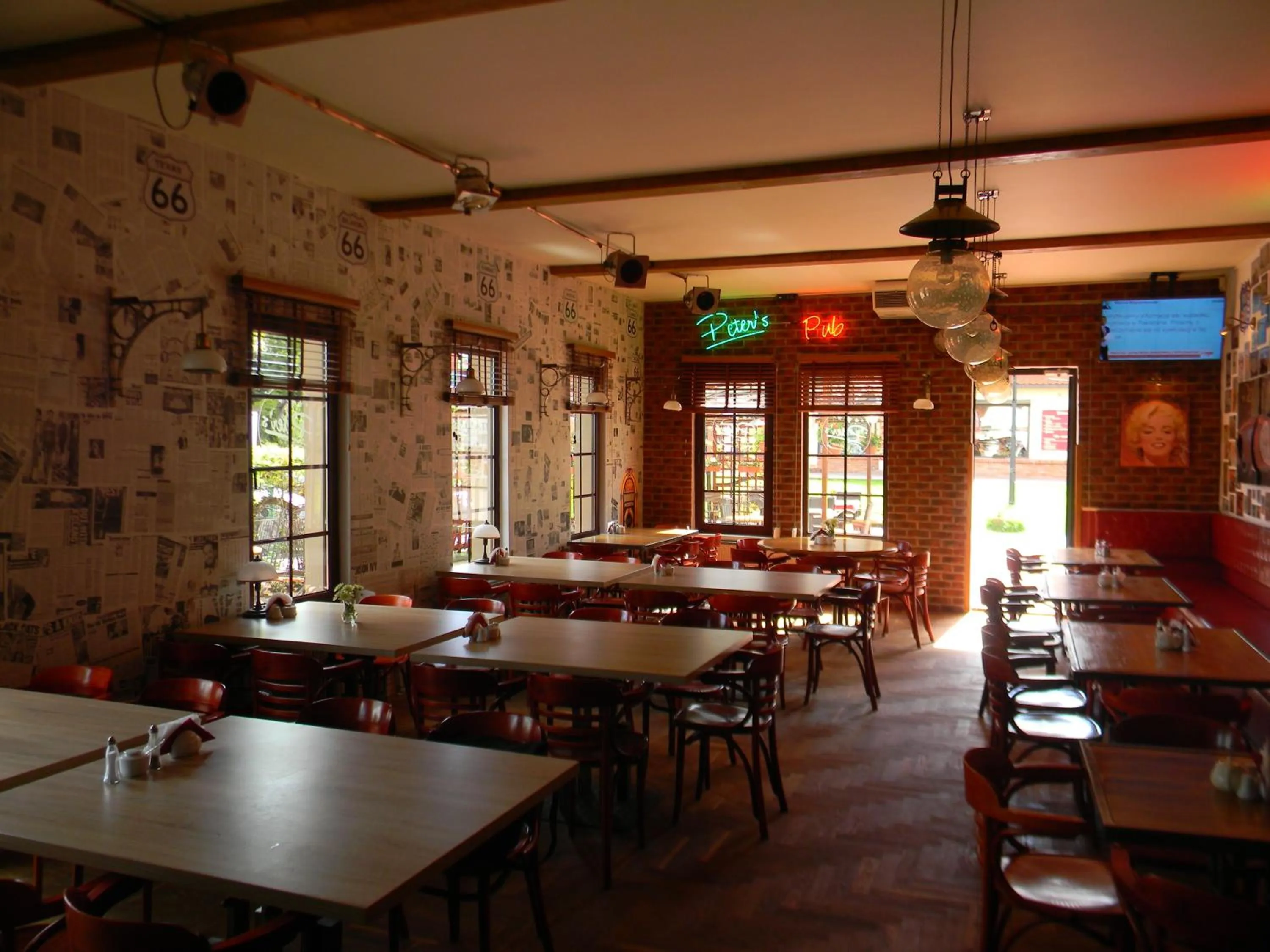 Restaurant/places to eat in Prohibicja Peter's Pub