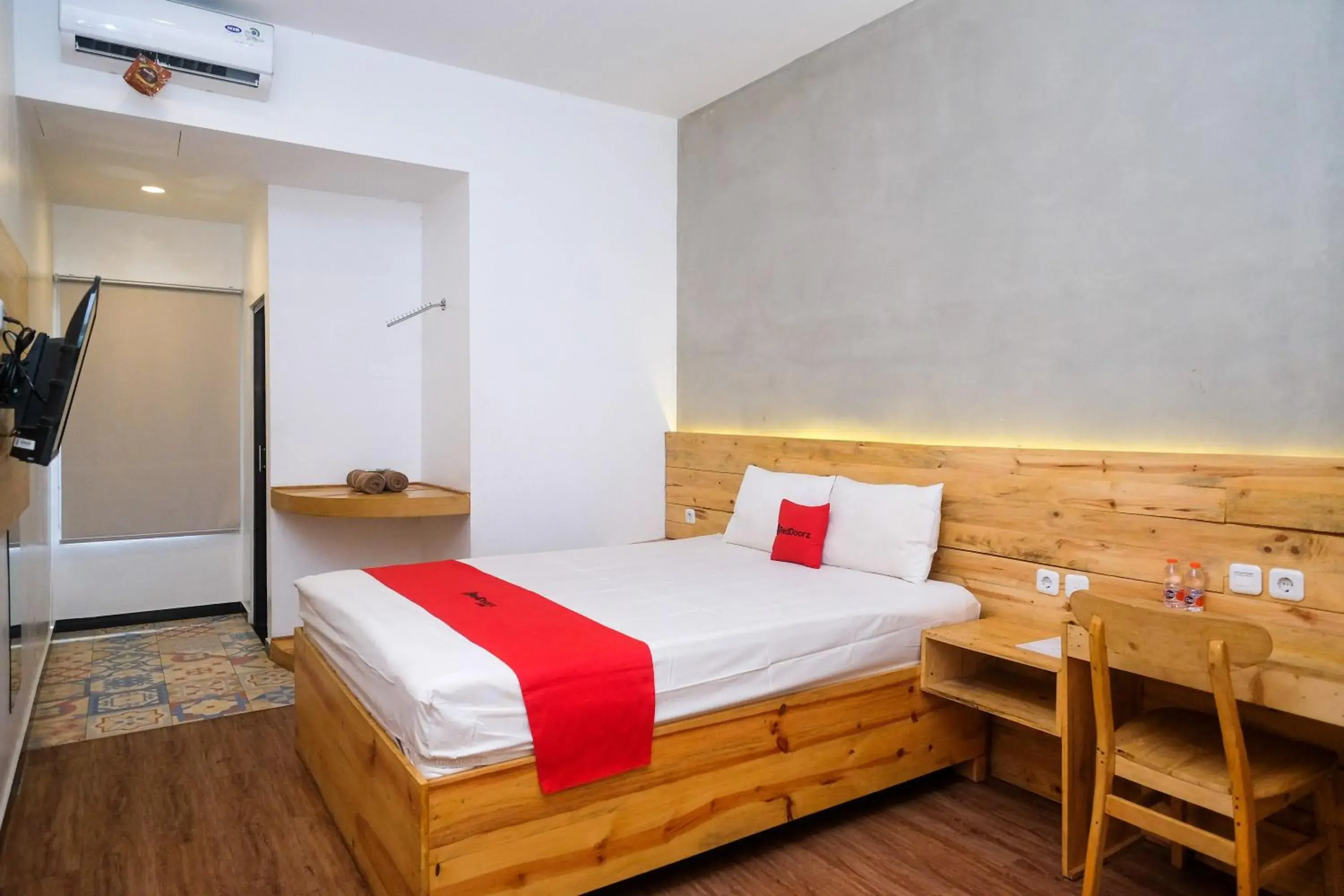 Bed in RedDoorz @ Klaten City Bed in RedDoorz @ Klaten City