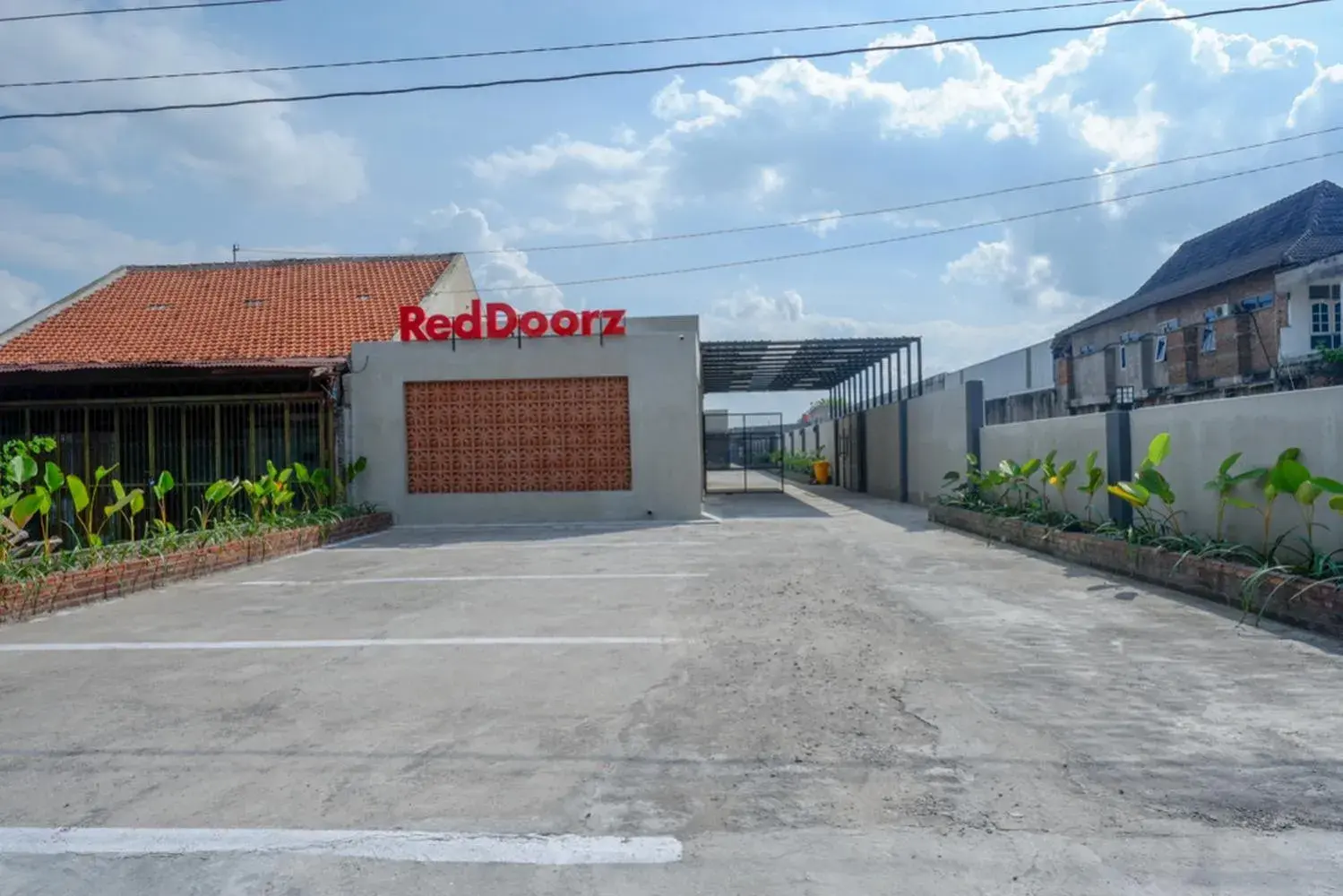 Property building in RedDoorz @ Klaten City Property building in RedDoorz @ Klaten City