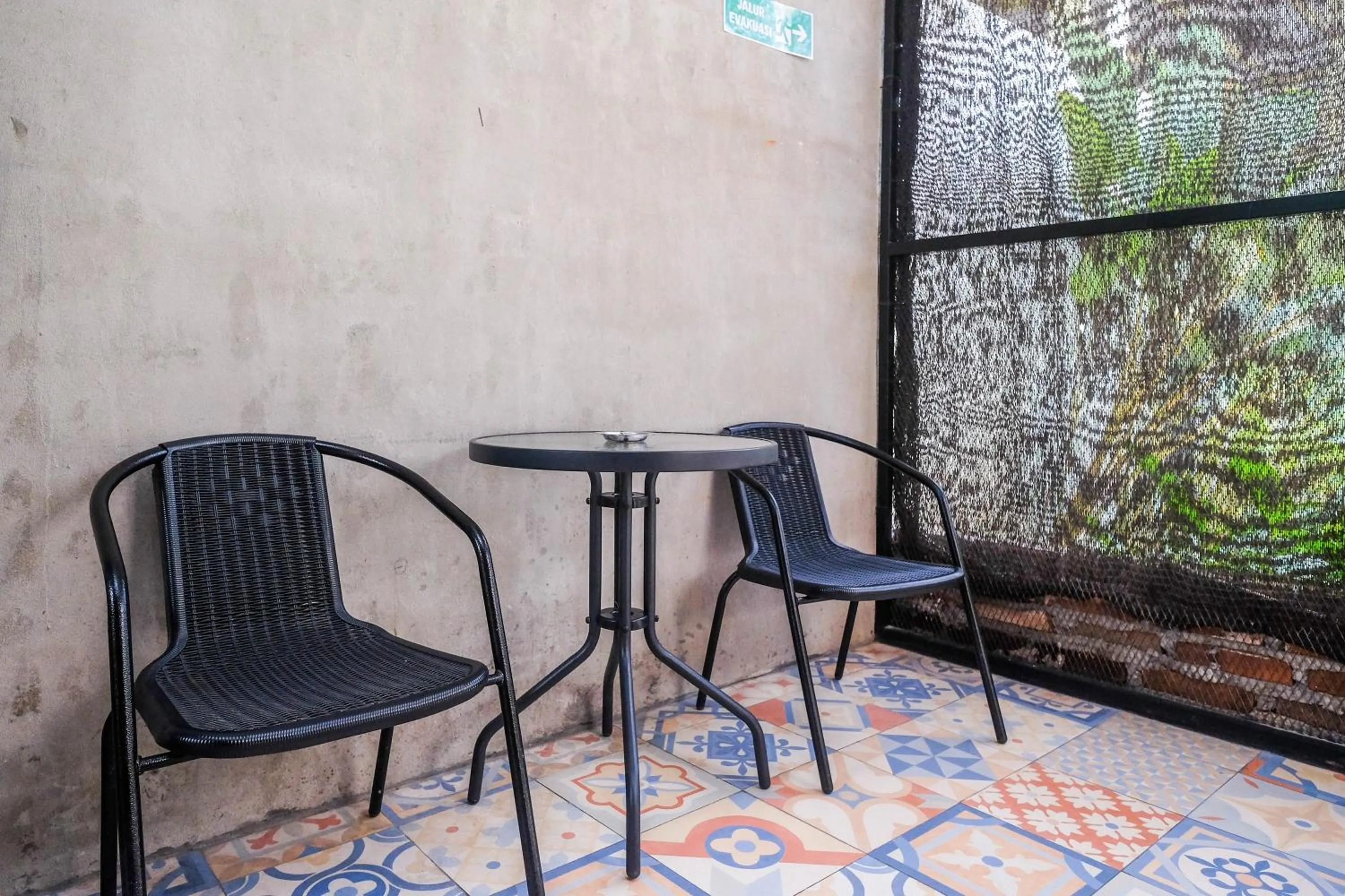 Seating area in RedDoorz @ Klaten City