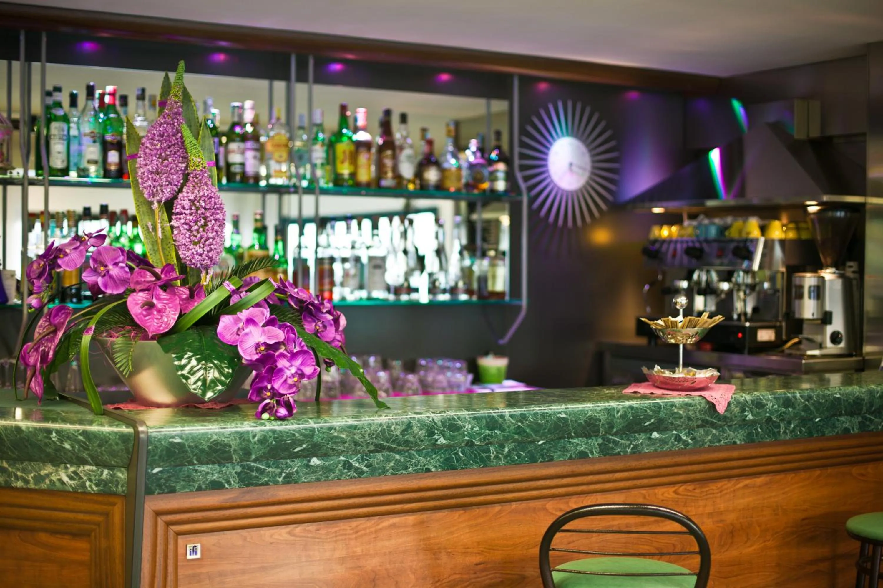 Lounge or bar in Hotel Amalfi