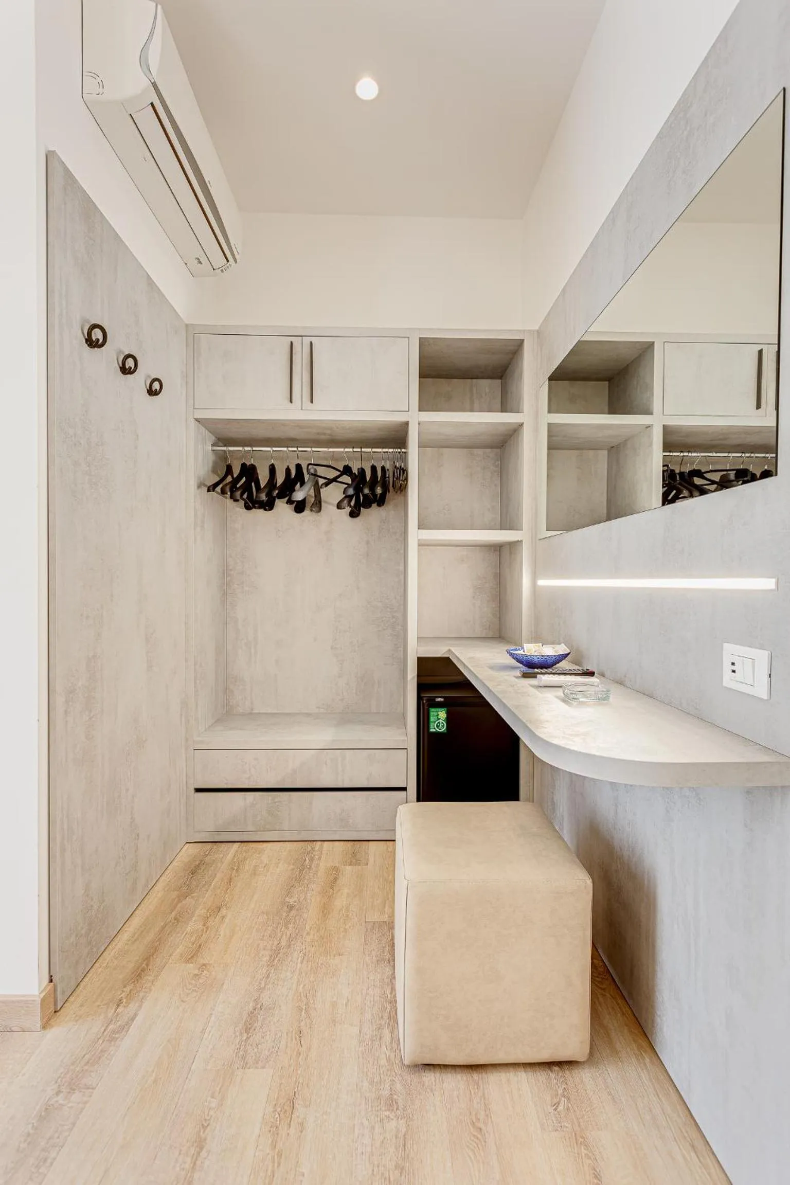 wardrobe in Hotel Amalfi