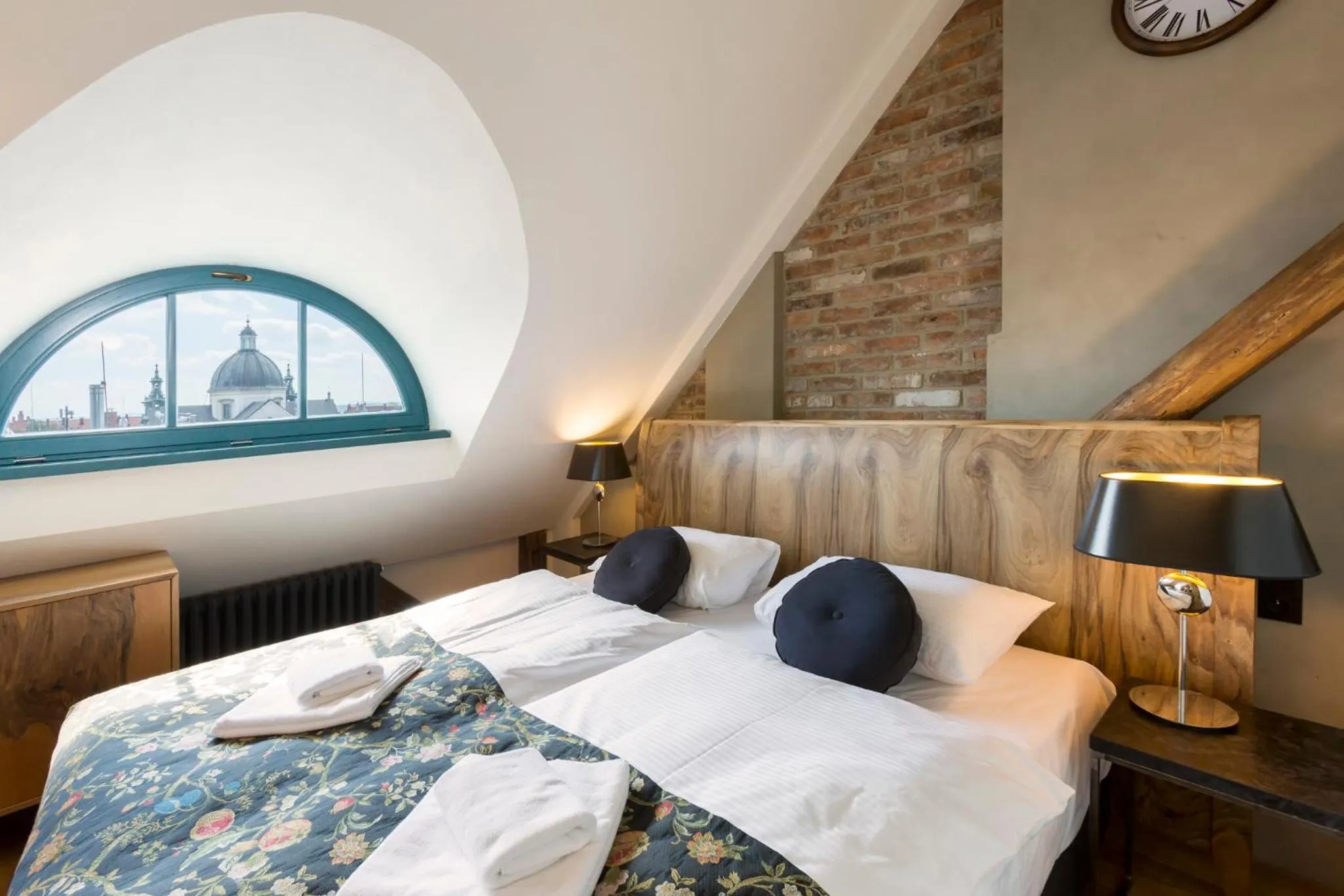 Bed in Antique Apartments Plac Szczepański