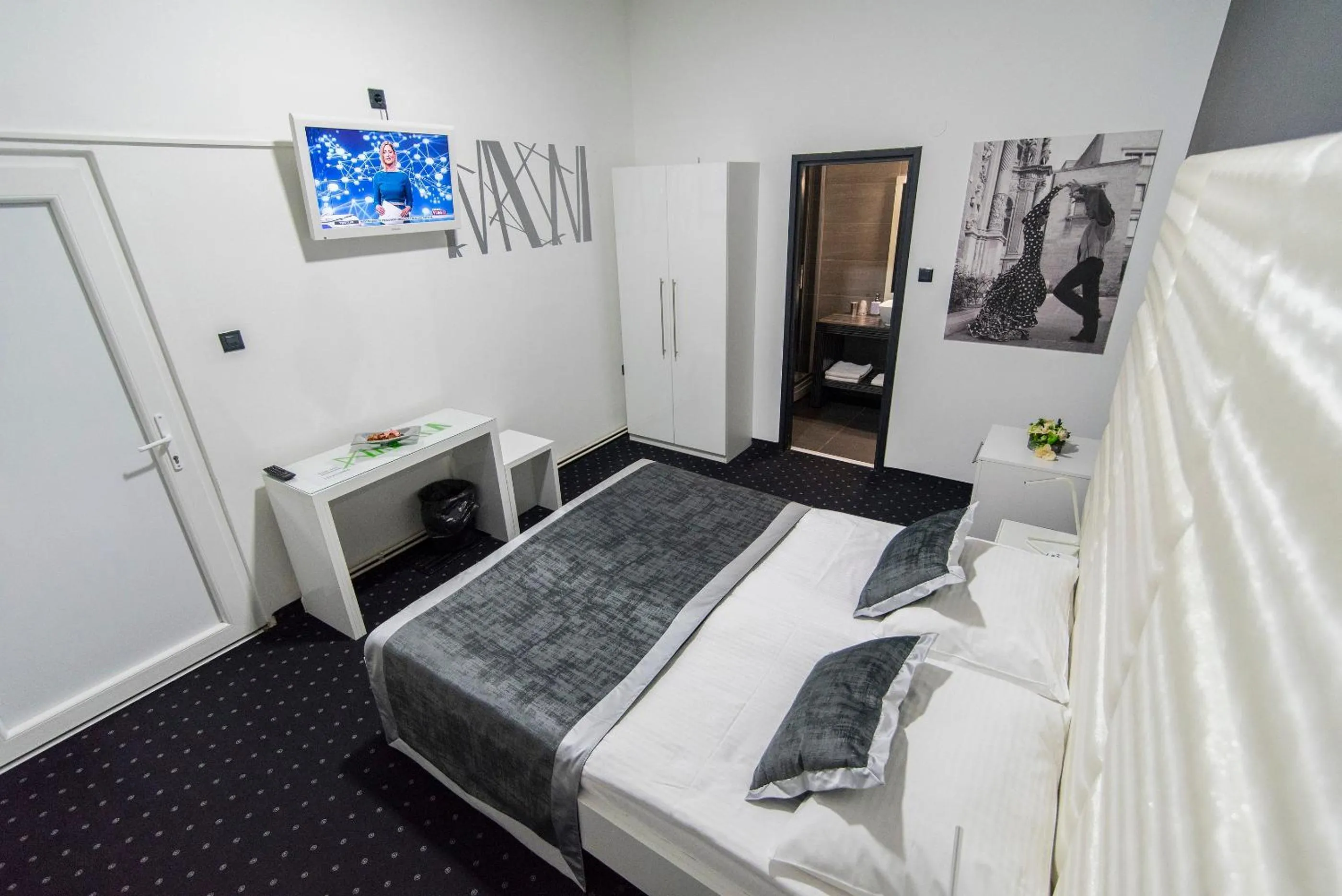 Bed in Hotel Cool Zagreb Airport