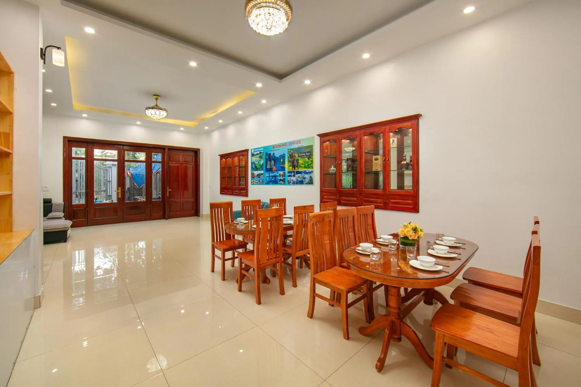 Restaurant/places to eat in Hanoi Airport Suites Hostel & Travel