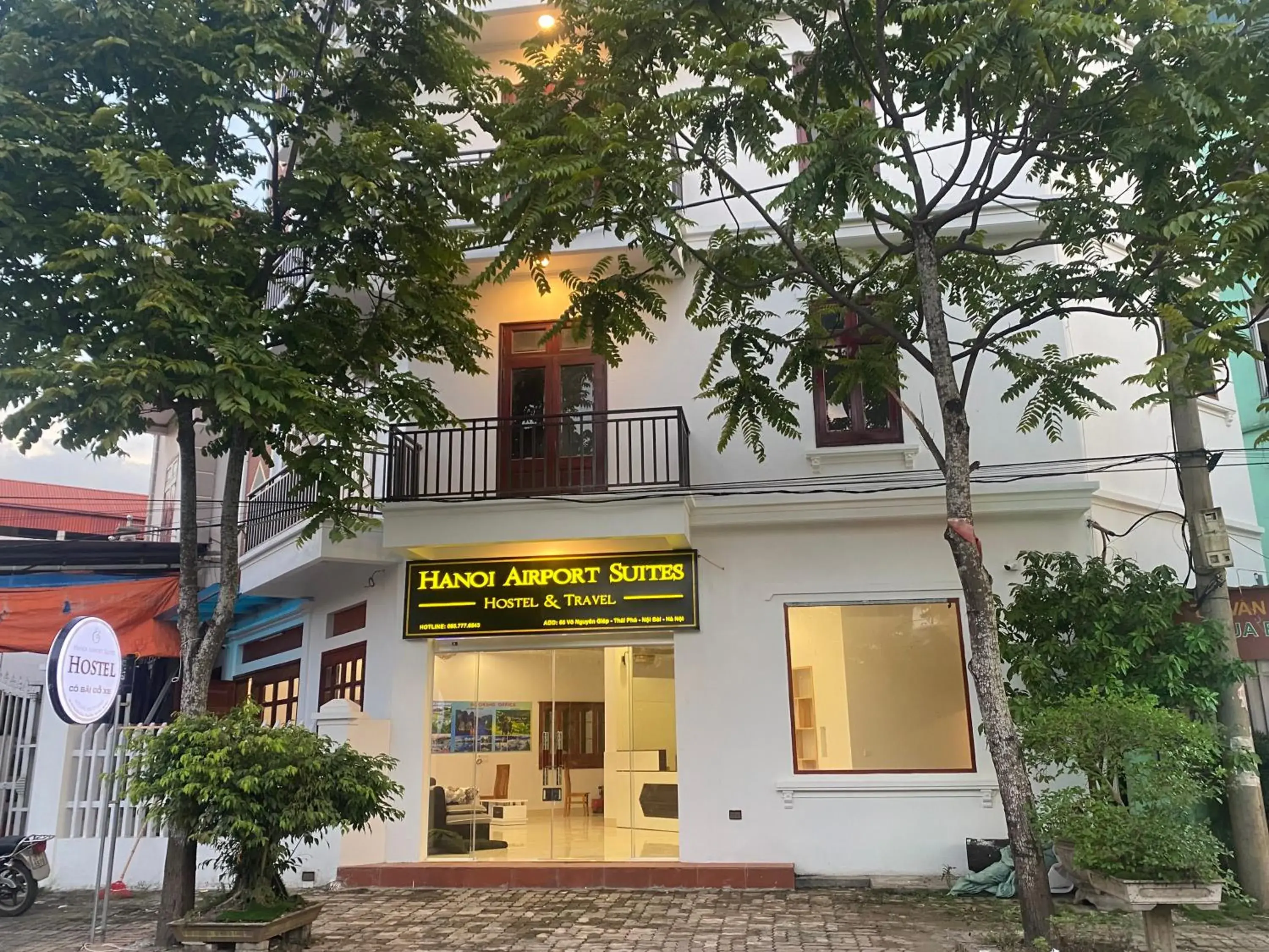 Property building in Hanoi Airport Suites Hostel & Travel Property building in Hanoi Airport Suites Hostel & Travel