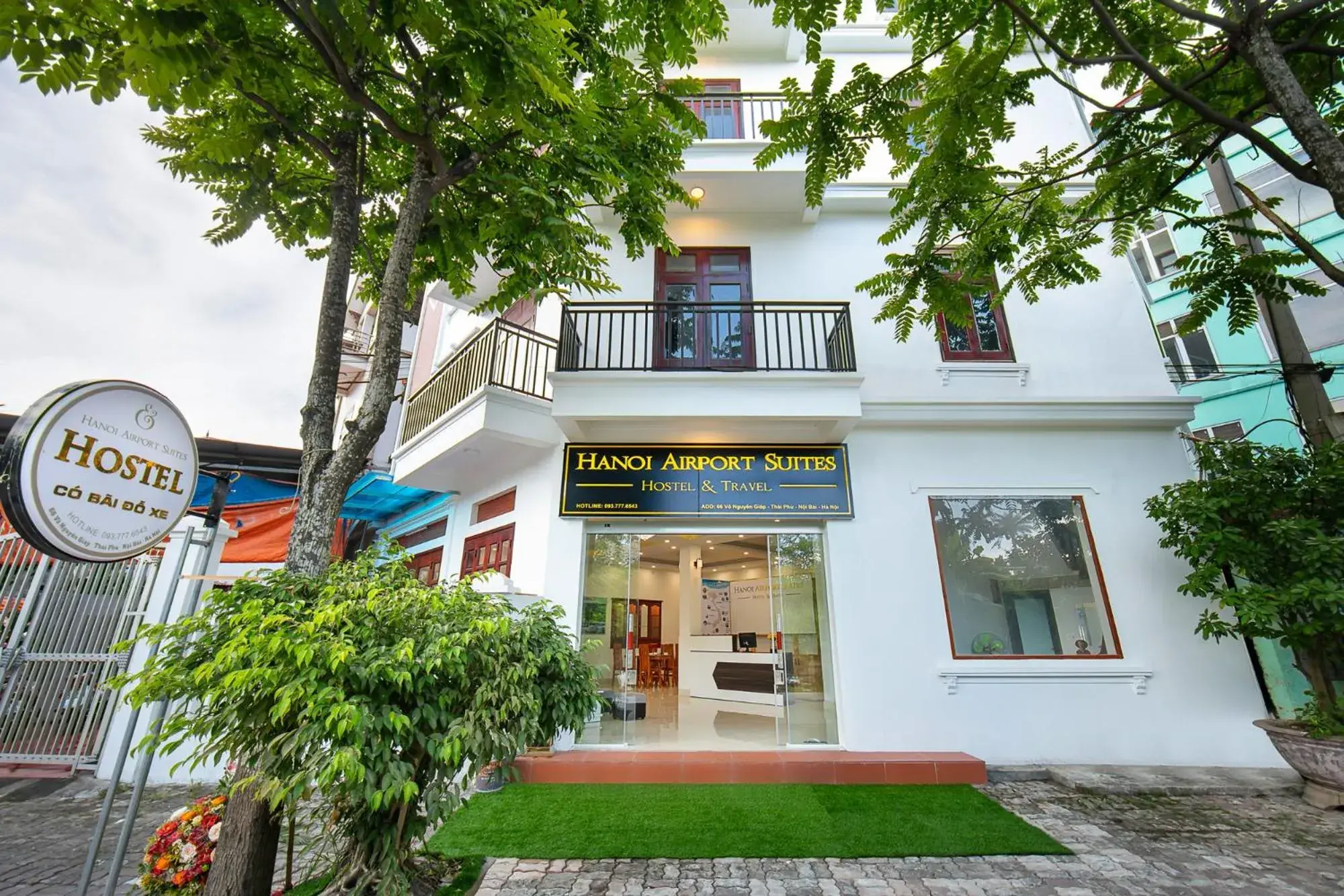 Property building in Hanoi Airport Suites Hostel & Travel Property building in Hanoi Airport Suites Hostel & Travel