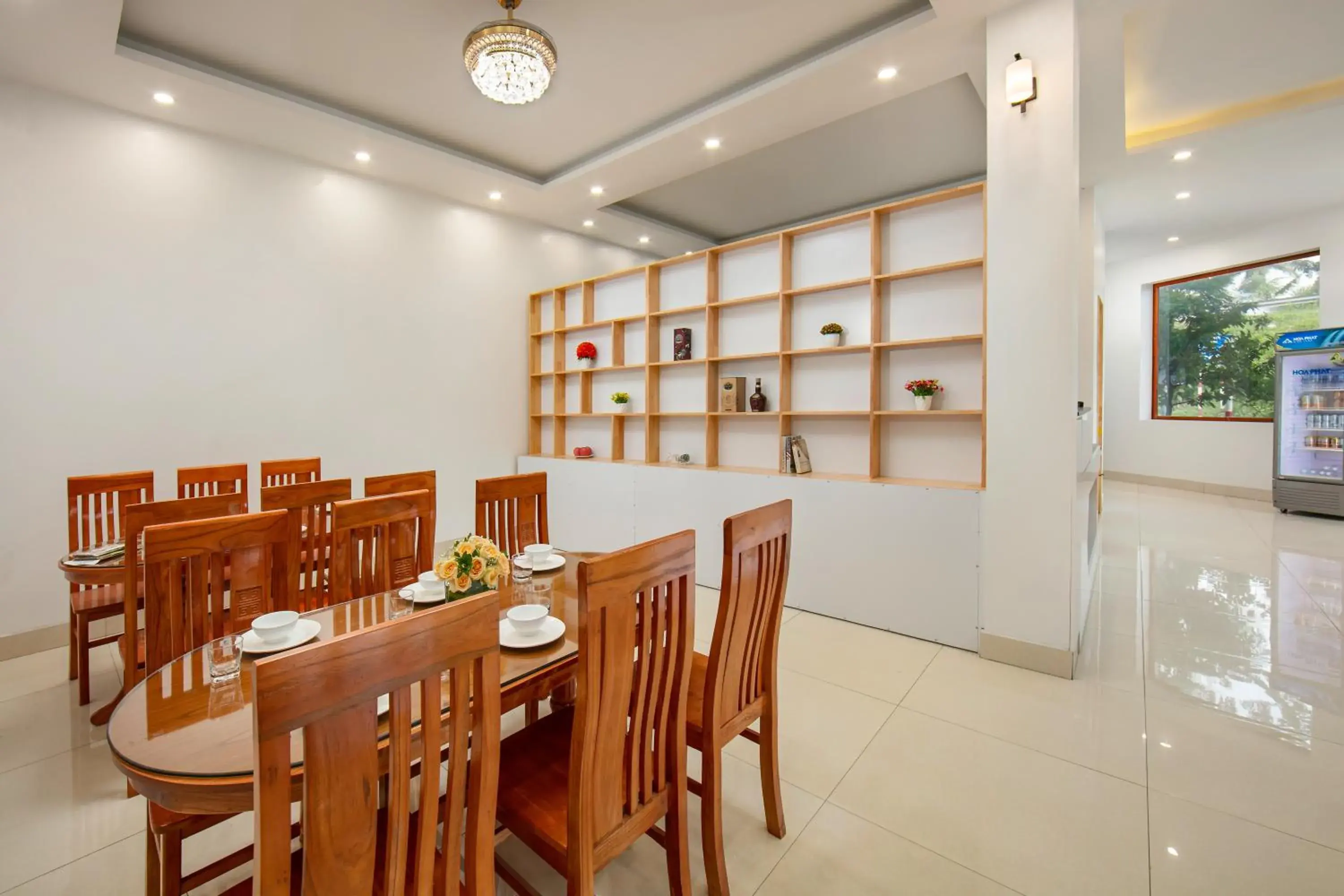 Restaurant/places to eat in Hanoi Airport Suites Hostel & Travel Restaurant/places to eat in Hanoi Airport Suites Hostel & Travel