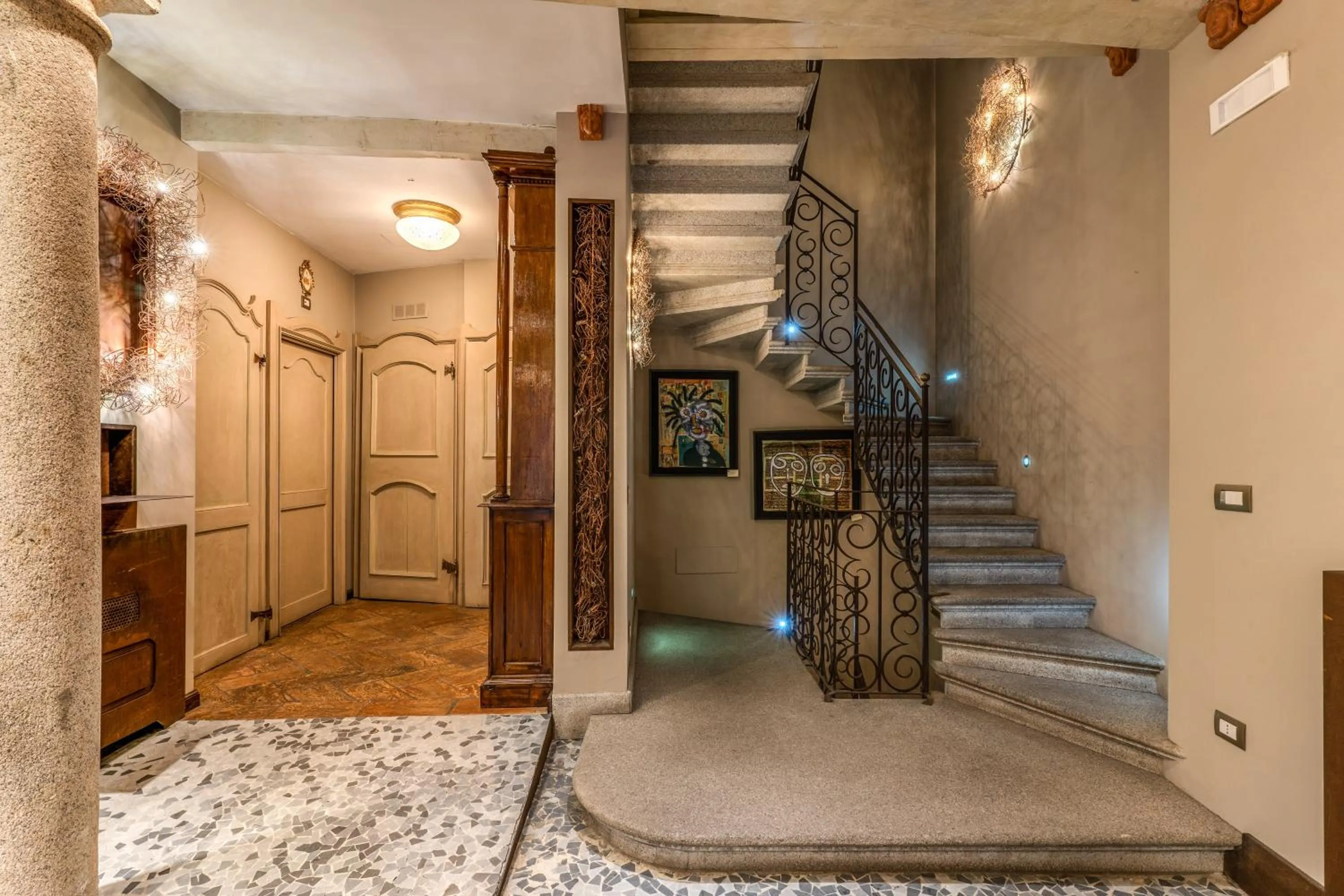 Lobby or reception in Hotel Santa Marta Suites