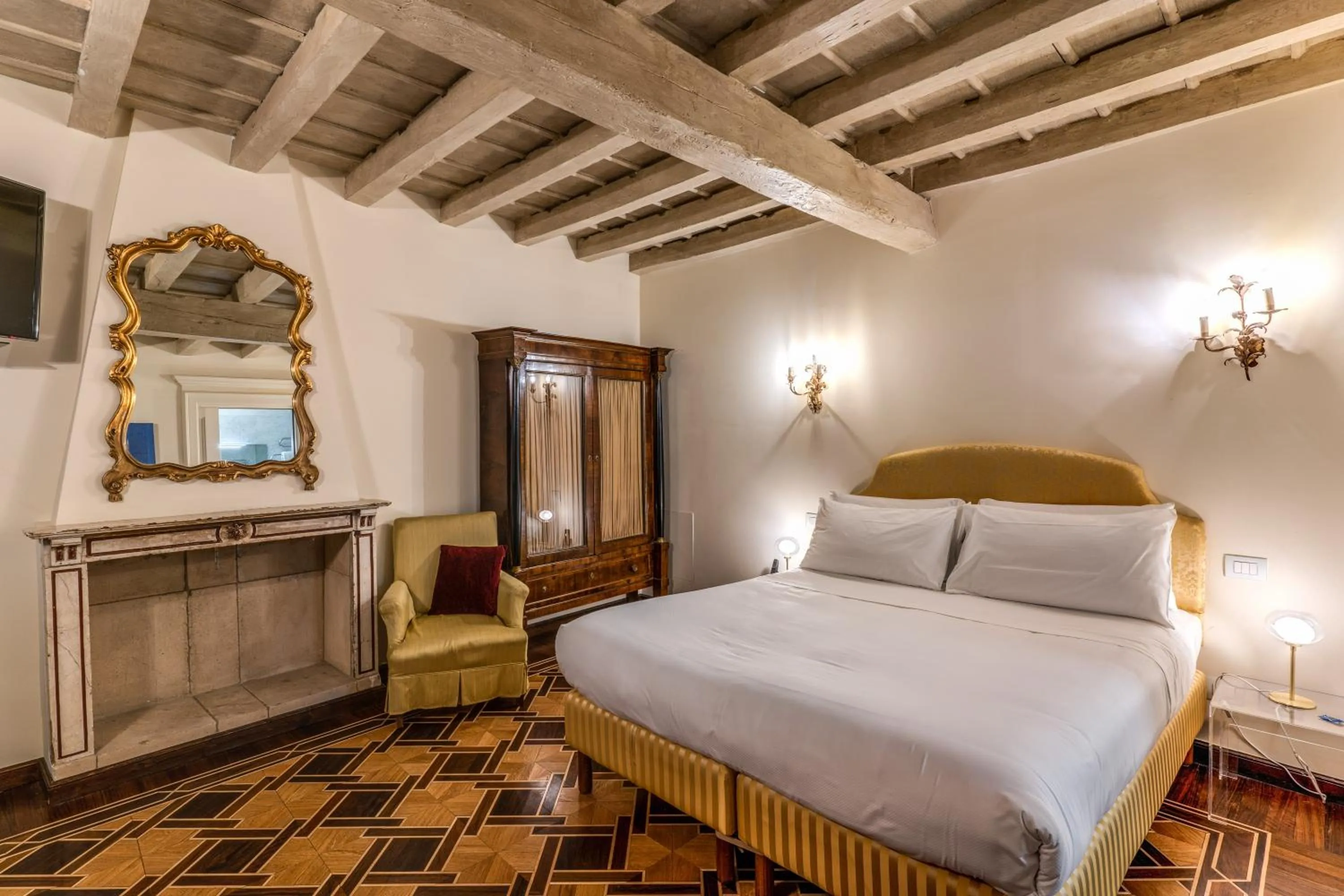 Bedroom, Bed in Hotel Santa Marta Suites