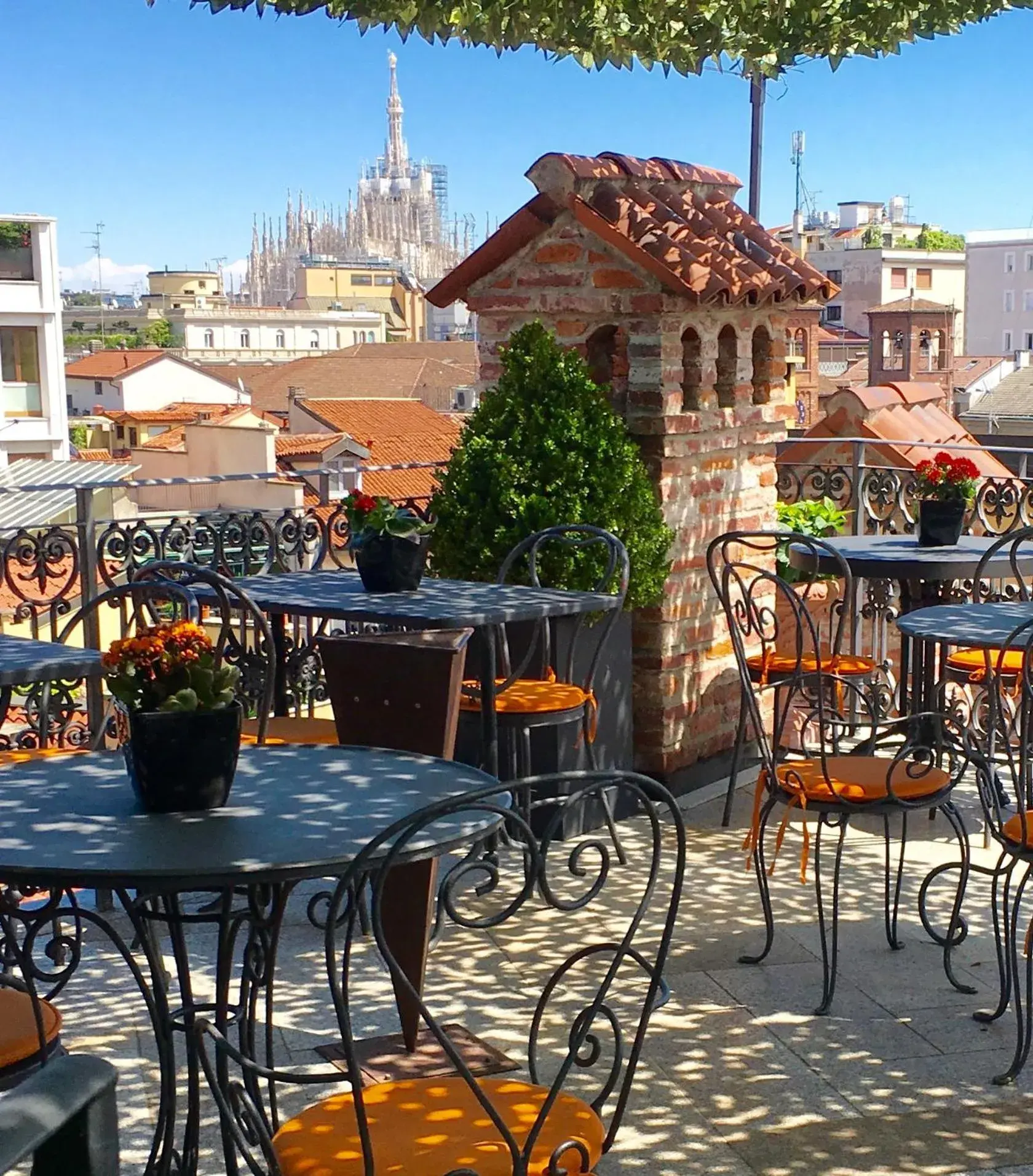 Restaurant/places to eat in Hotel Santa Marta Suites Restaurant/places to eat in Hotel Santa Marta Suites