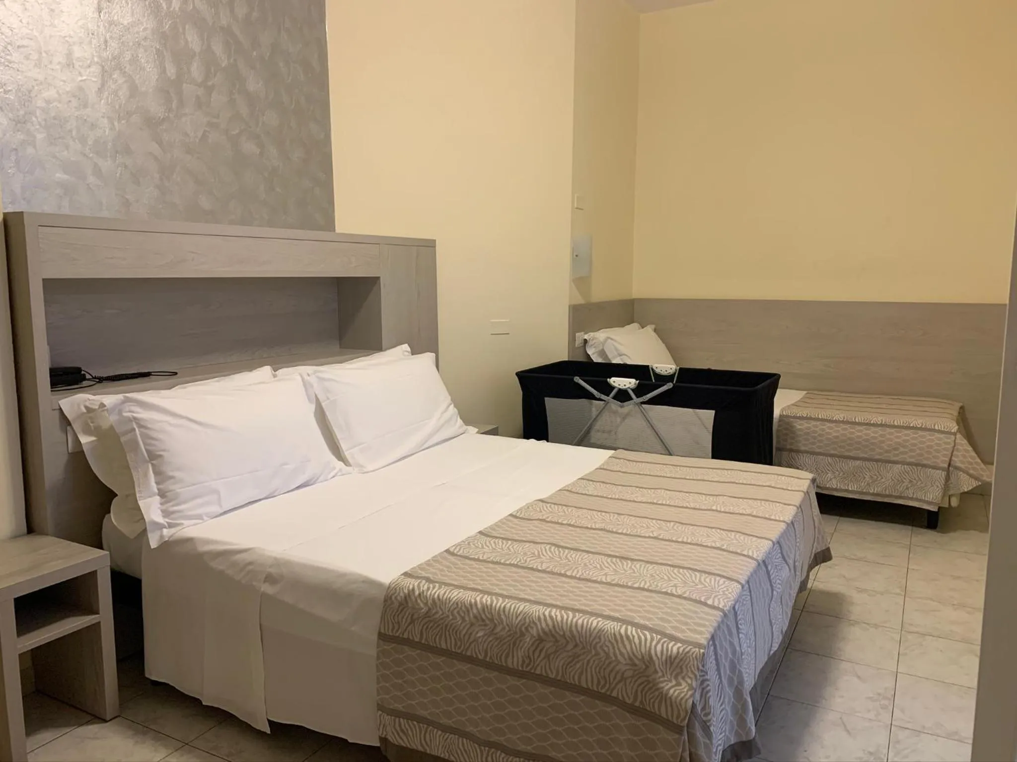 Bedroom in Hotel Jumbo