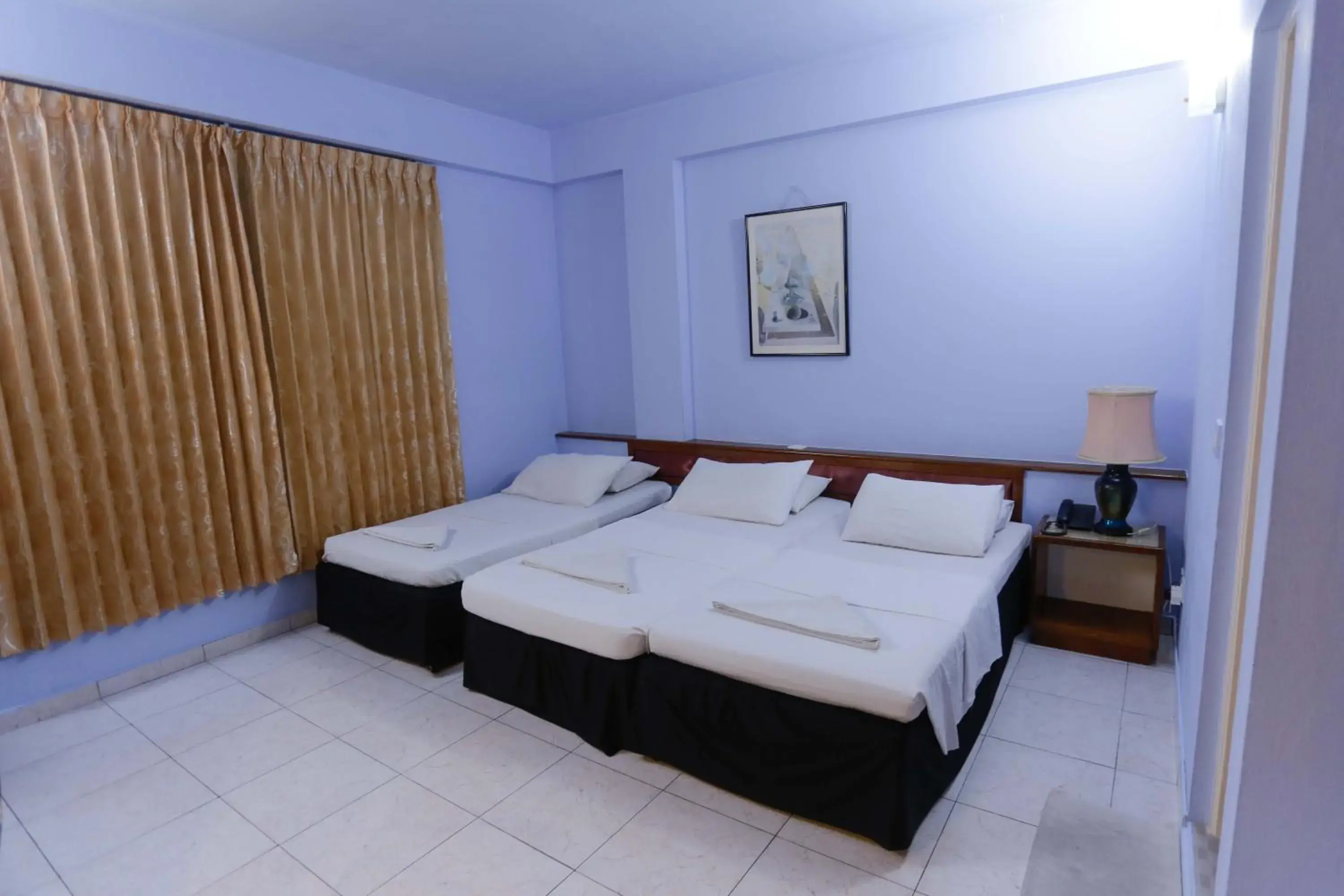 Bird's eye view, Bed in Off Day Inn Bird's eye view, Bed in Off Day Inn