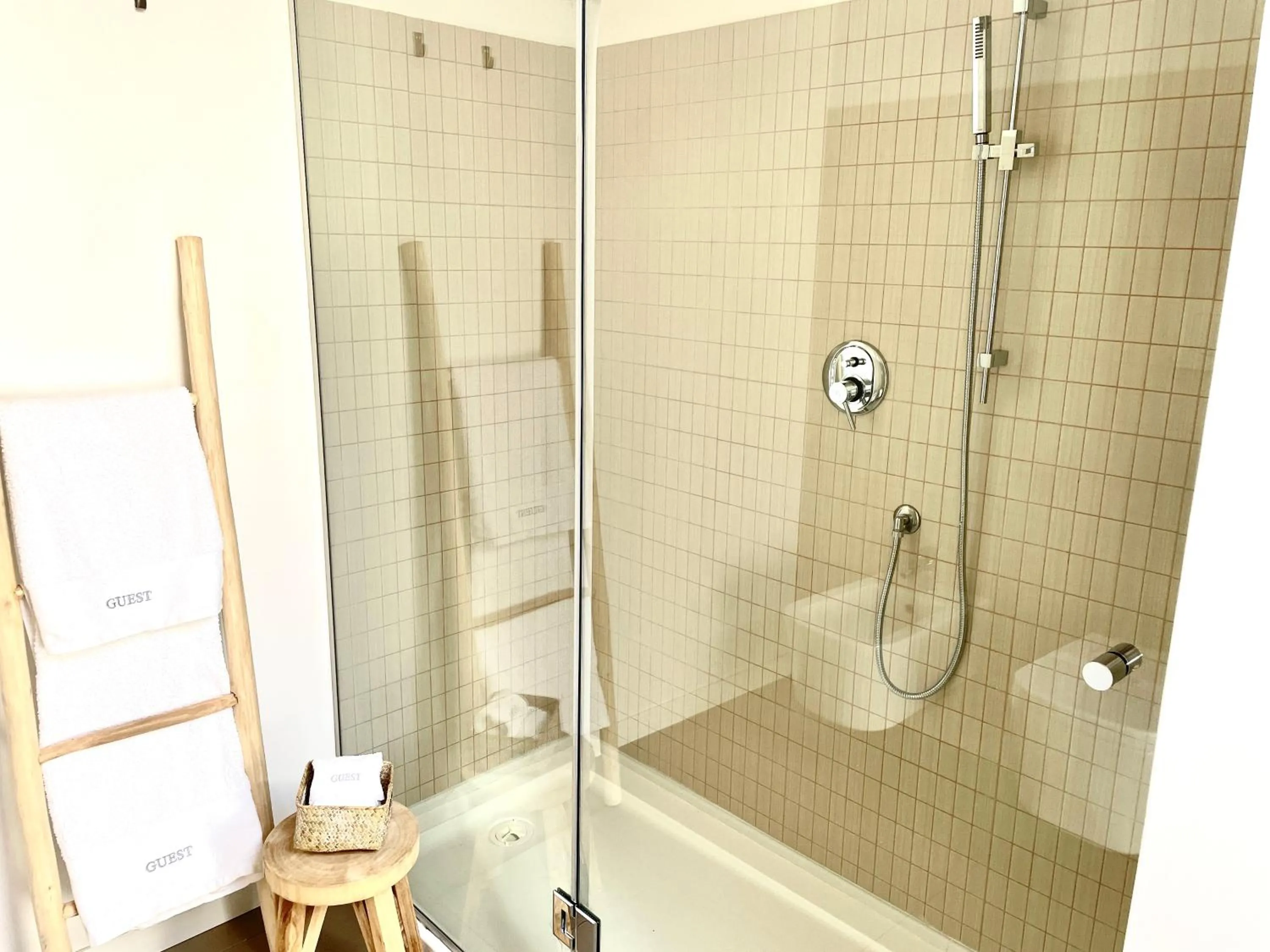 Shower in Villa Fiorentino