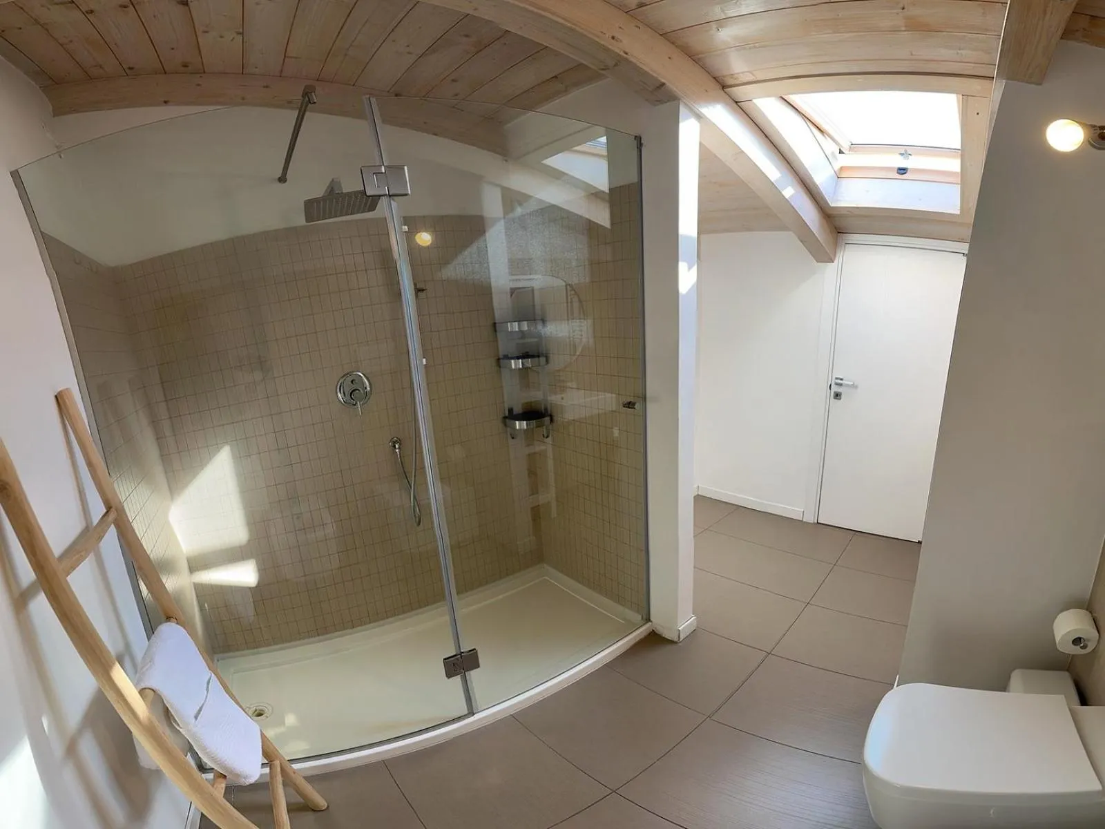 Shower in Villa Fiorentino