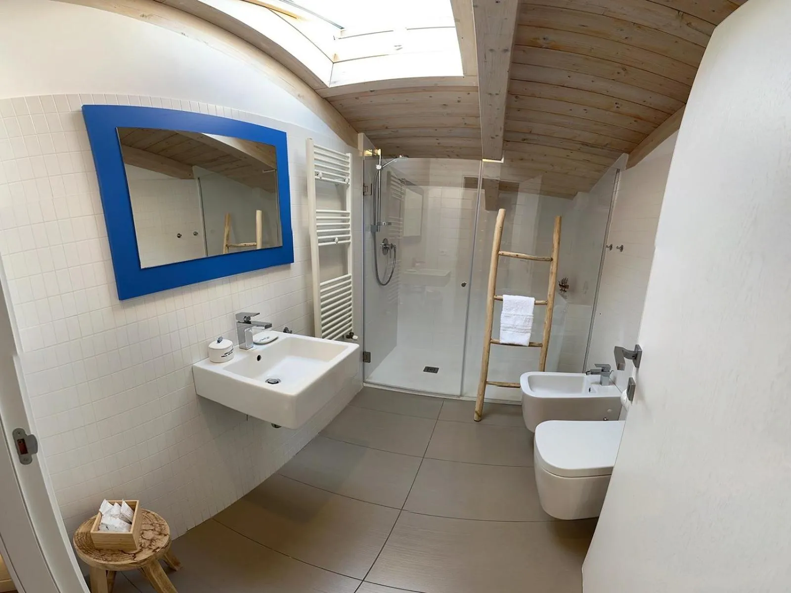 Shower in Villa Fiorentino