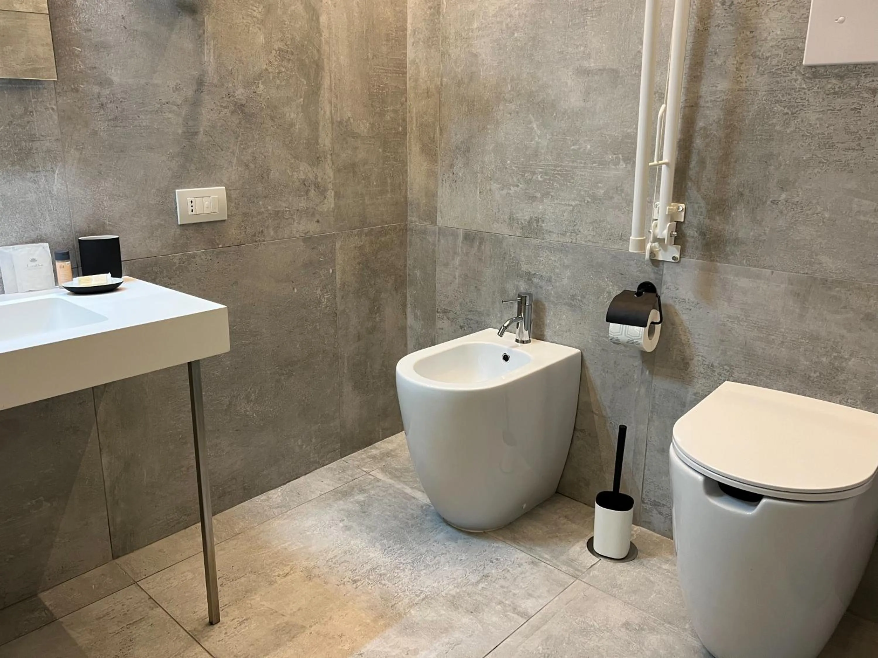 Toilet in Korè Hotel